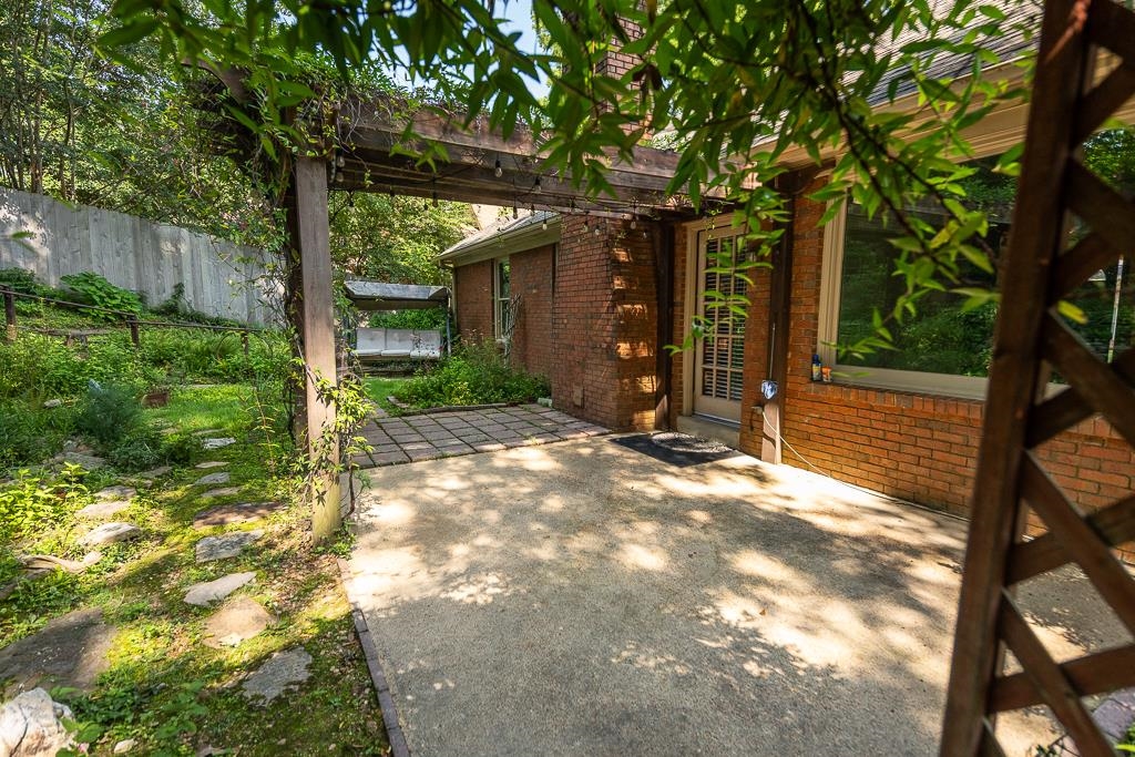 8893 WALNUT RIDGE LOOP