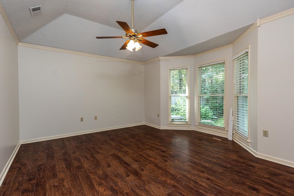 8893 WALNUT RIDGE LOOP