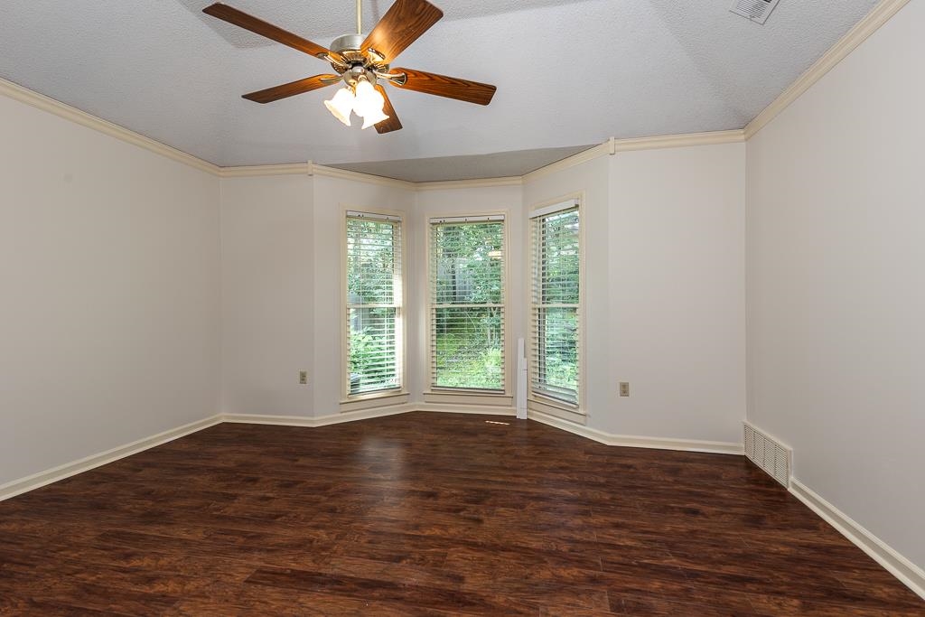8893 WALNUT RIDGE LOOP