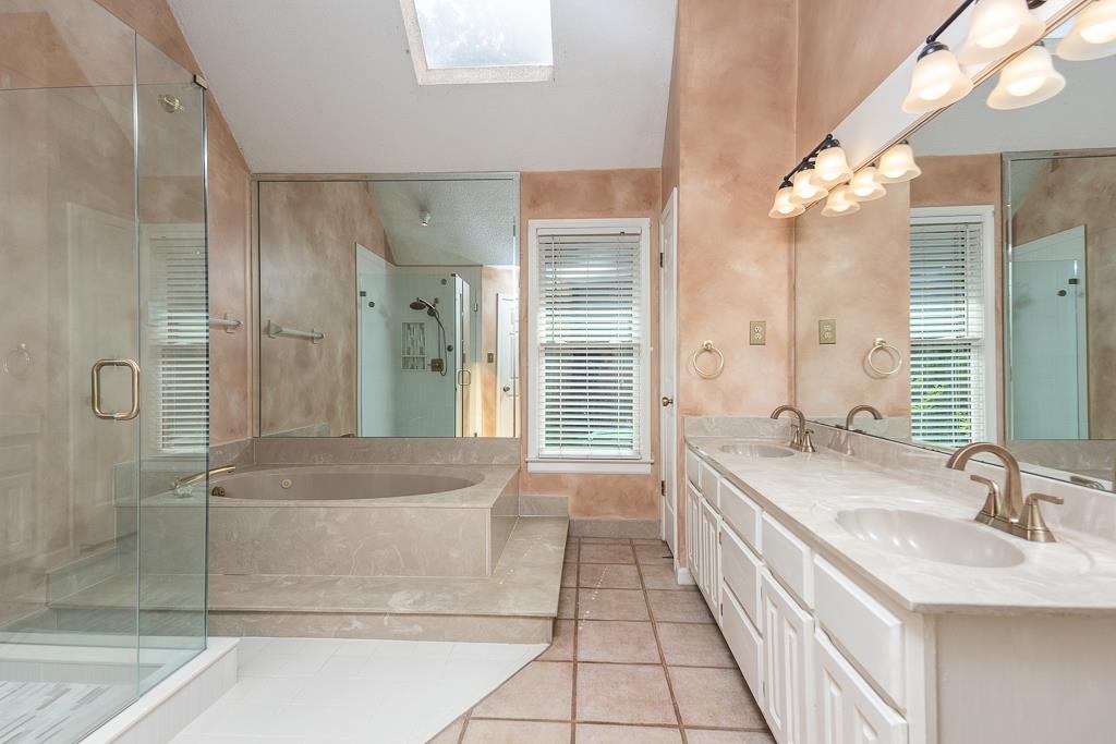 8893 WALNUT RIDGE LOOP
