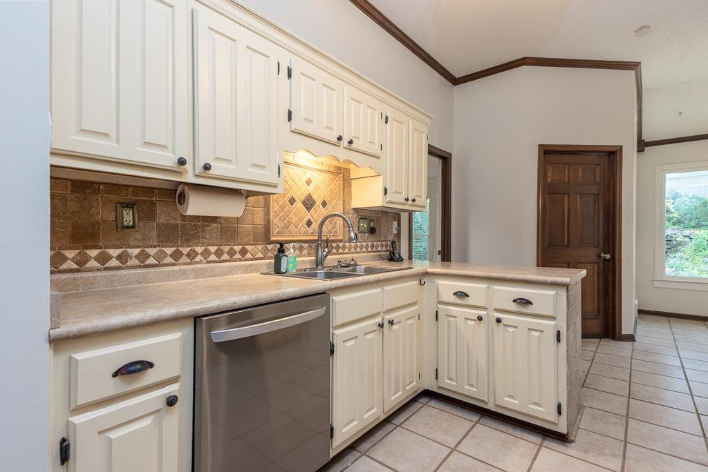 8893 WALNUT RIDGE LOOP