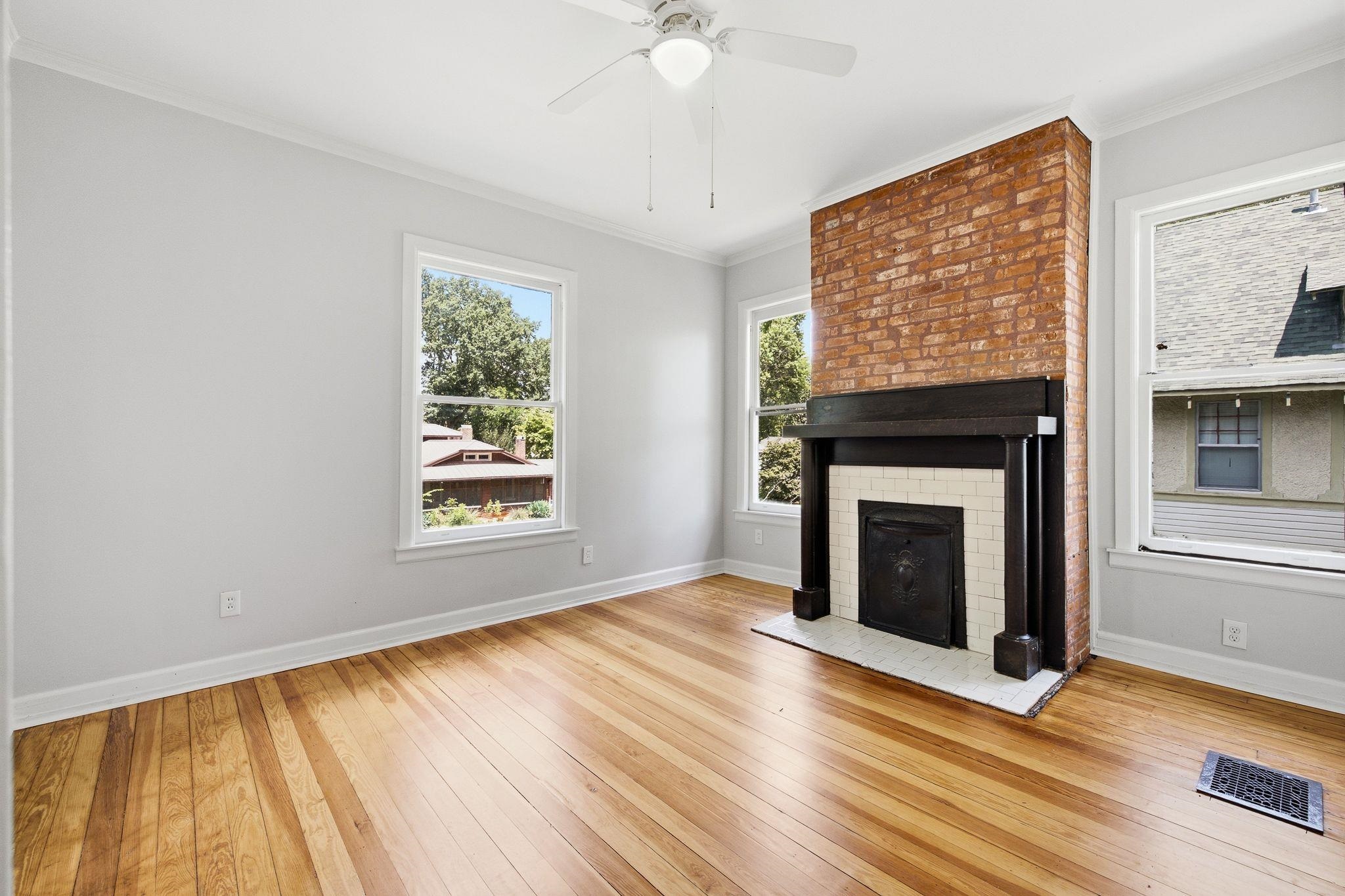 2001 NELSON AVE