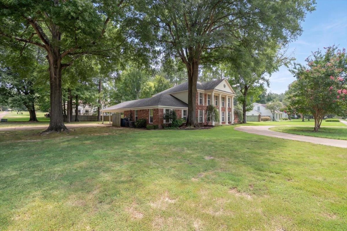 1290 PEBBLE CREEK LN