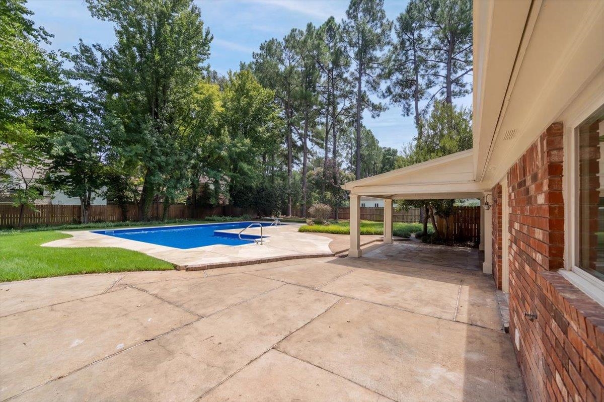 1290 PEBBLE CREEK LN