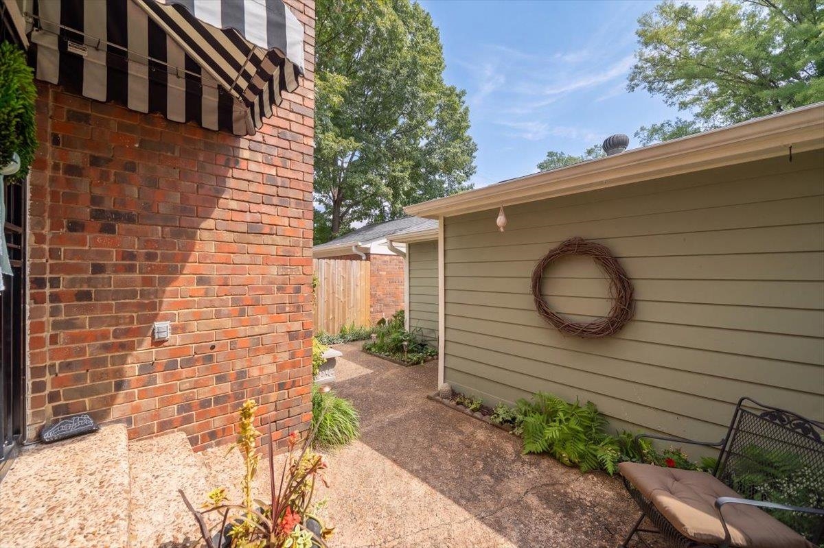 6946 AMBERLY RD Unit: 6946