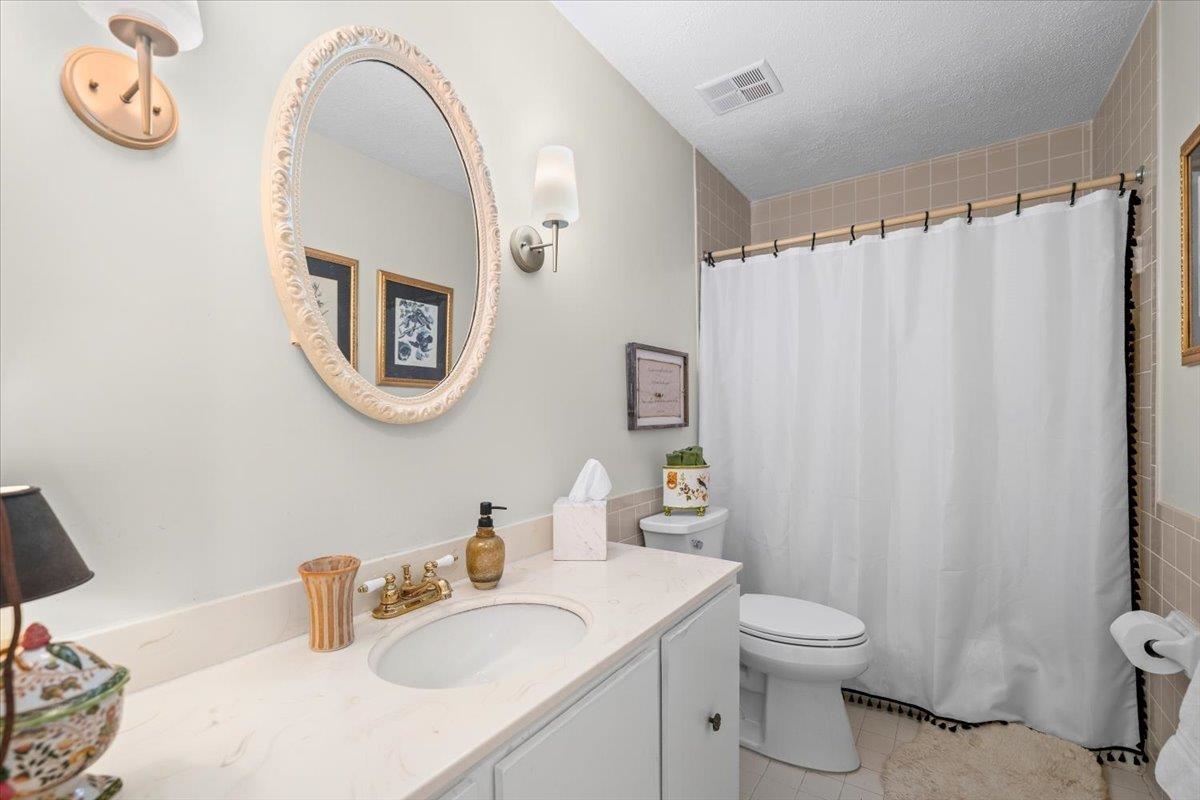 6946 AMBERLY RD Unit: 6946