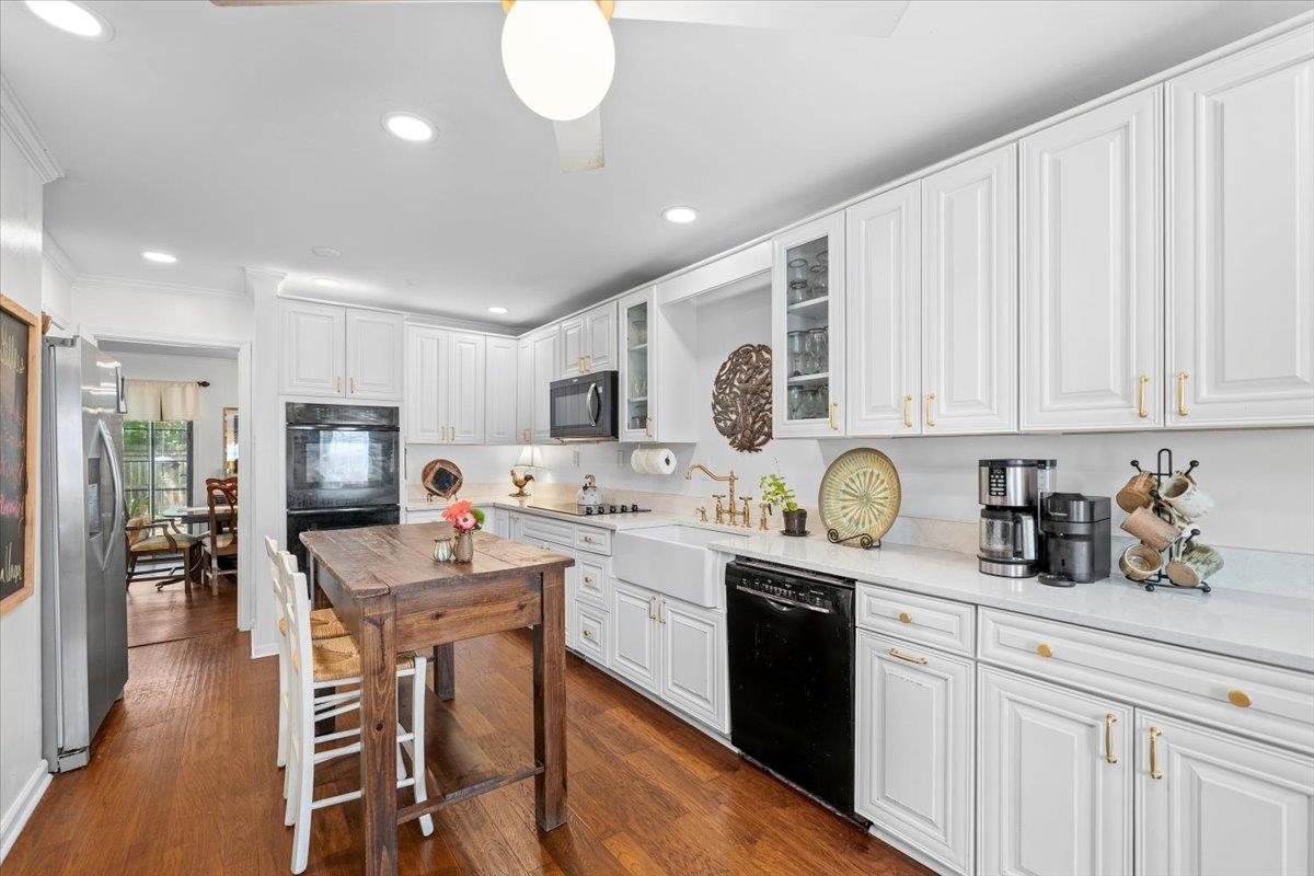 6946 AMBERLY RD Unit: 6946