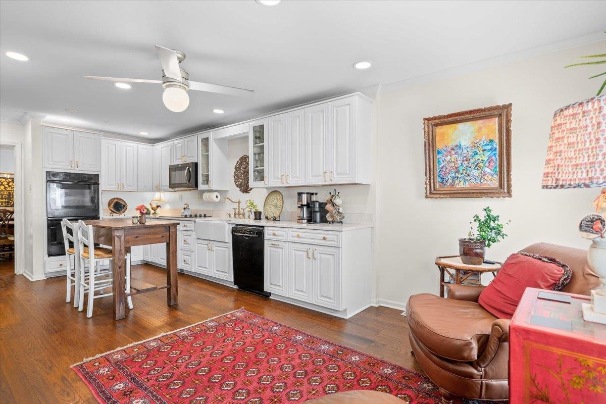 6946 AMBERLY RD Unit: 6946