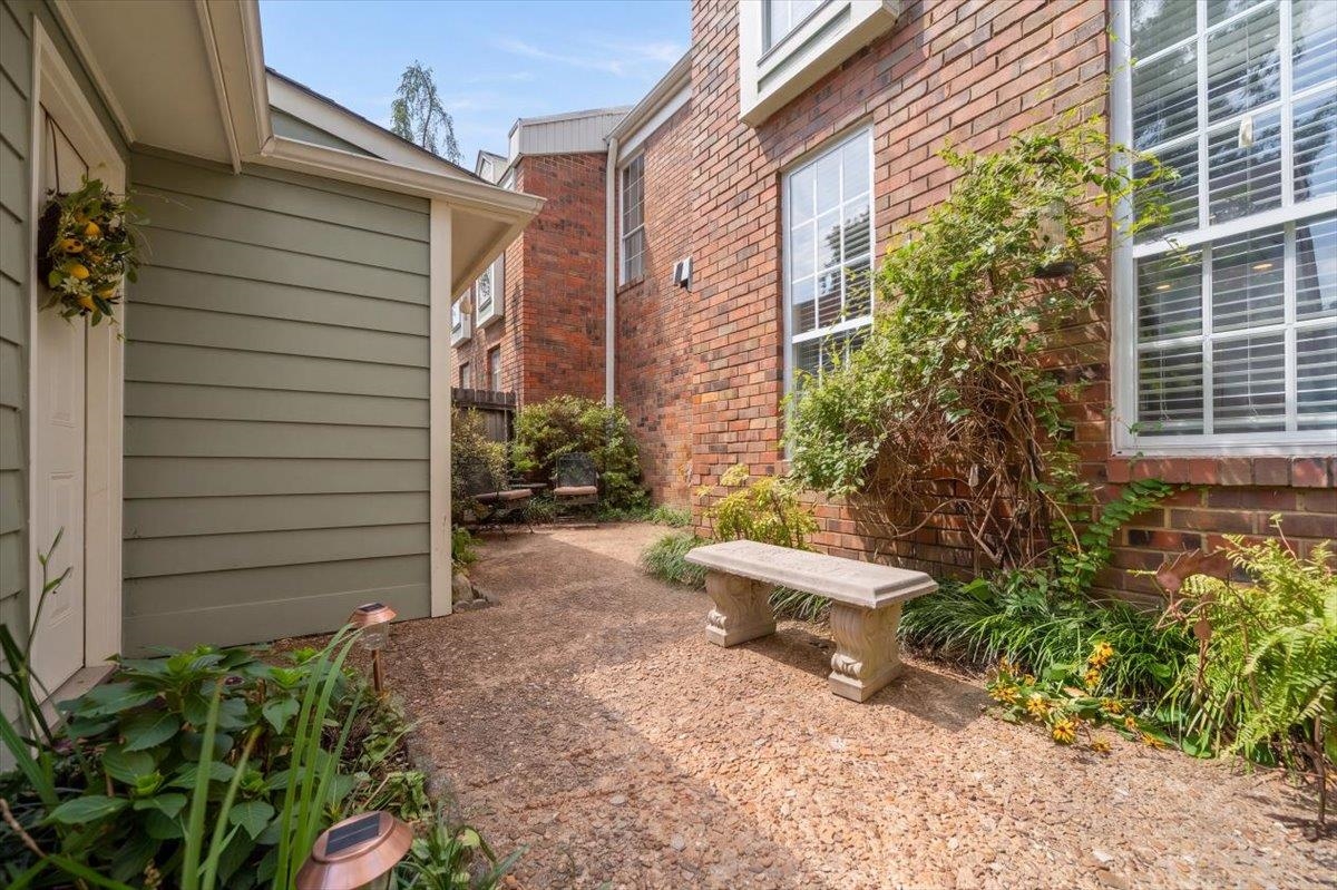 6946 AMBERLY RD Unit: 6946