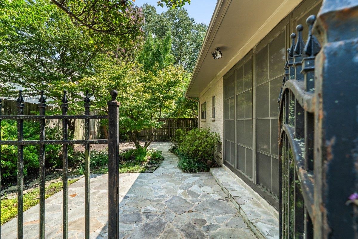 680 SWEETBRIER RD