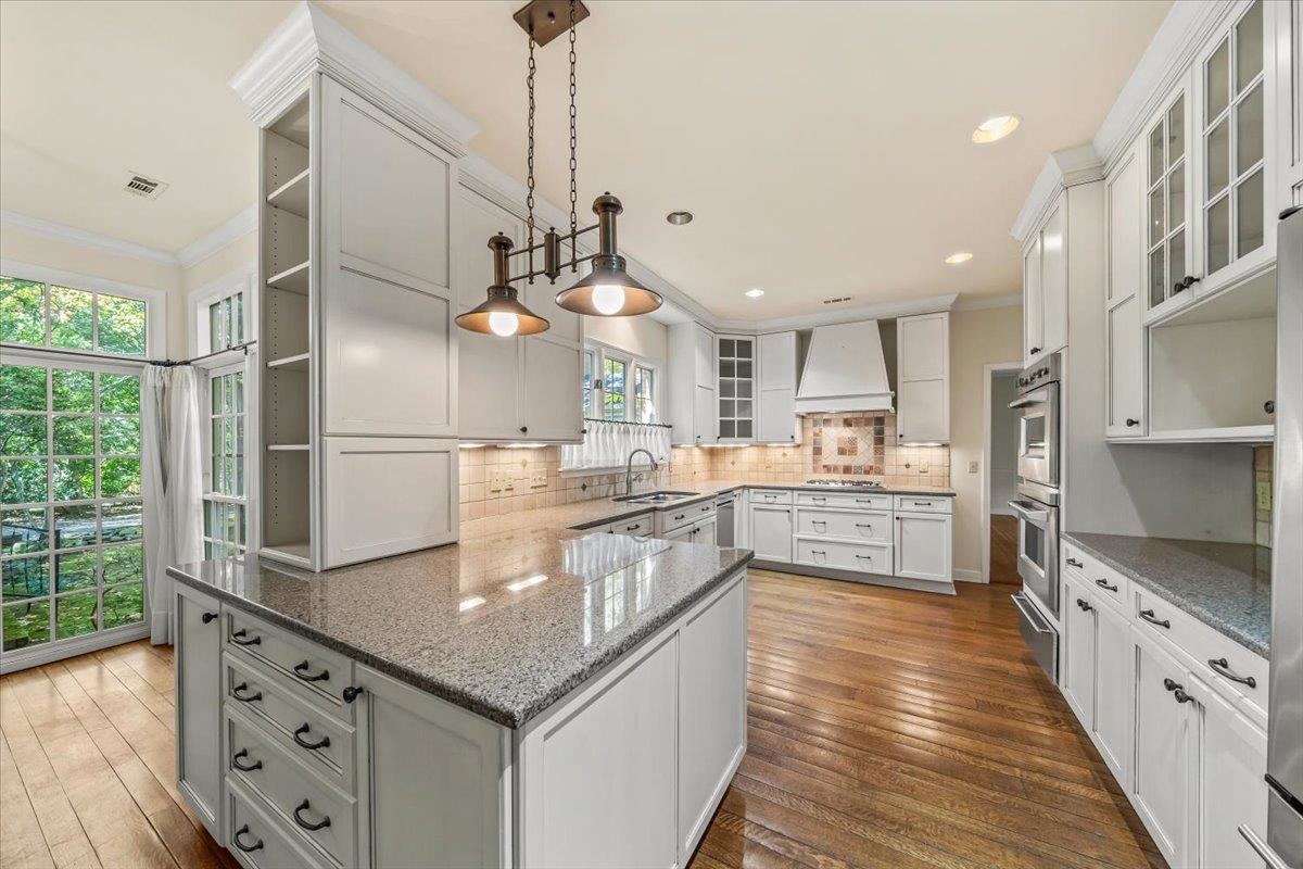 6021 RIVER OAKS CV