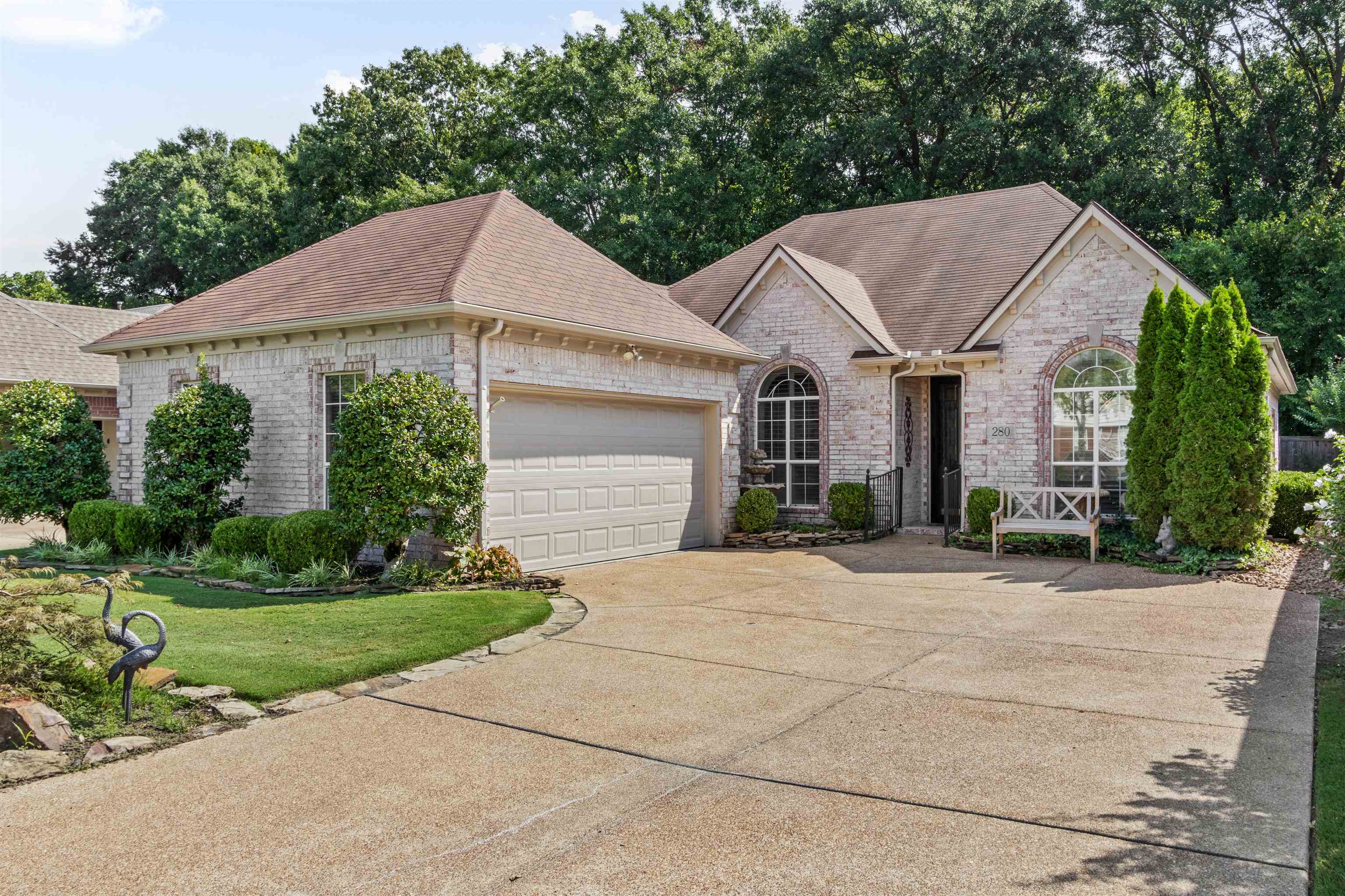 280 FOUNTAIN RIVER DR