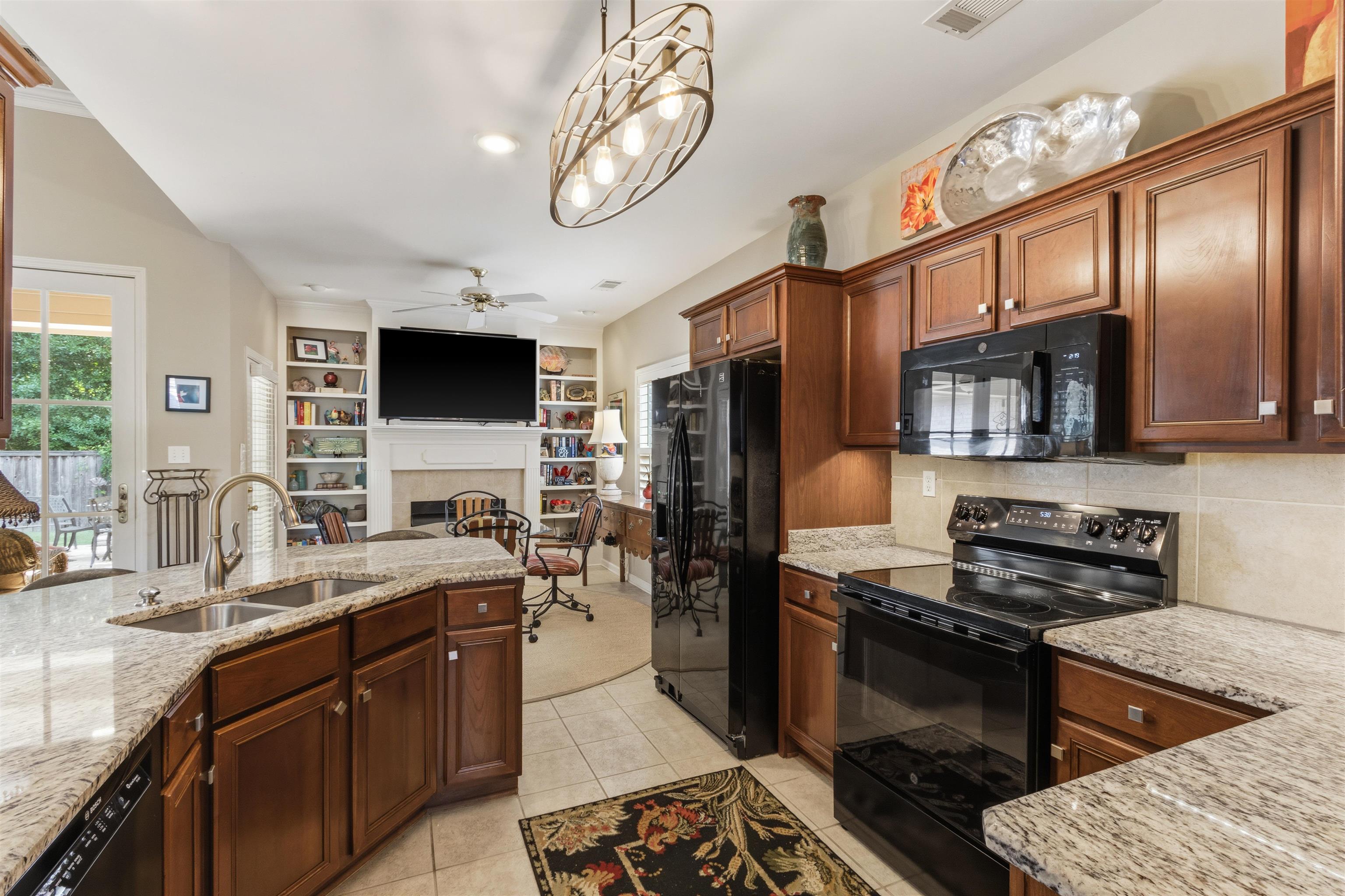 280 FOUNTAIN RIVER DR