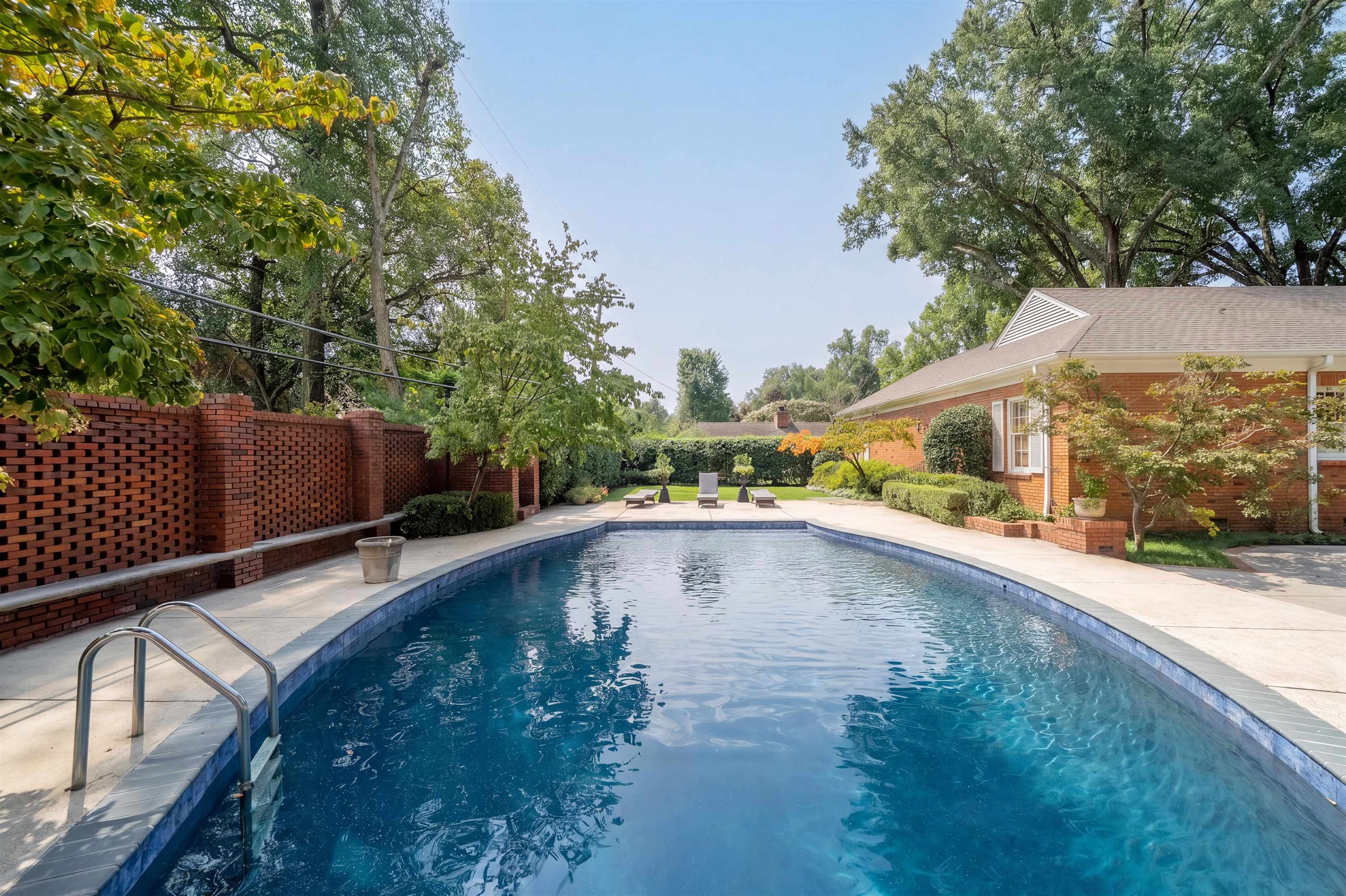 42 WOOD GROVE DR