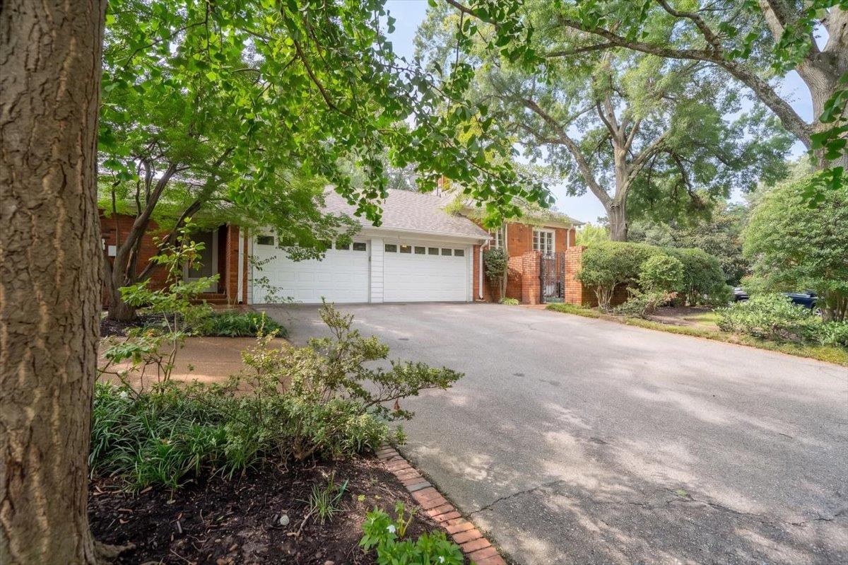 42 WOOD GROVE DR