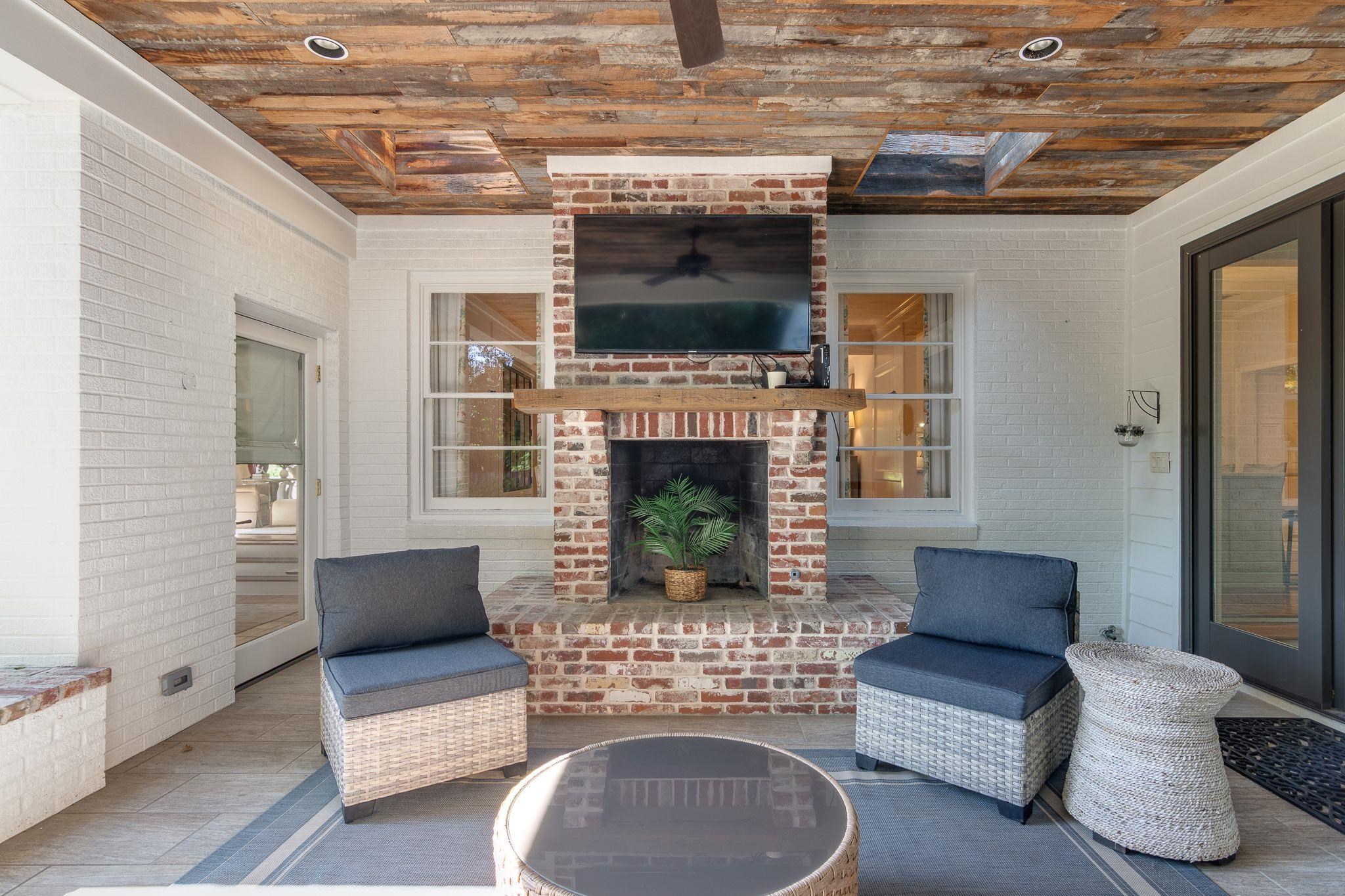 2884 CATAWBA LN