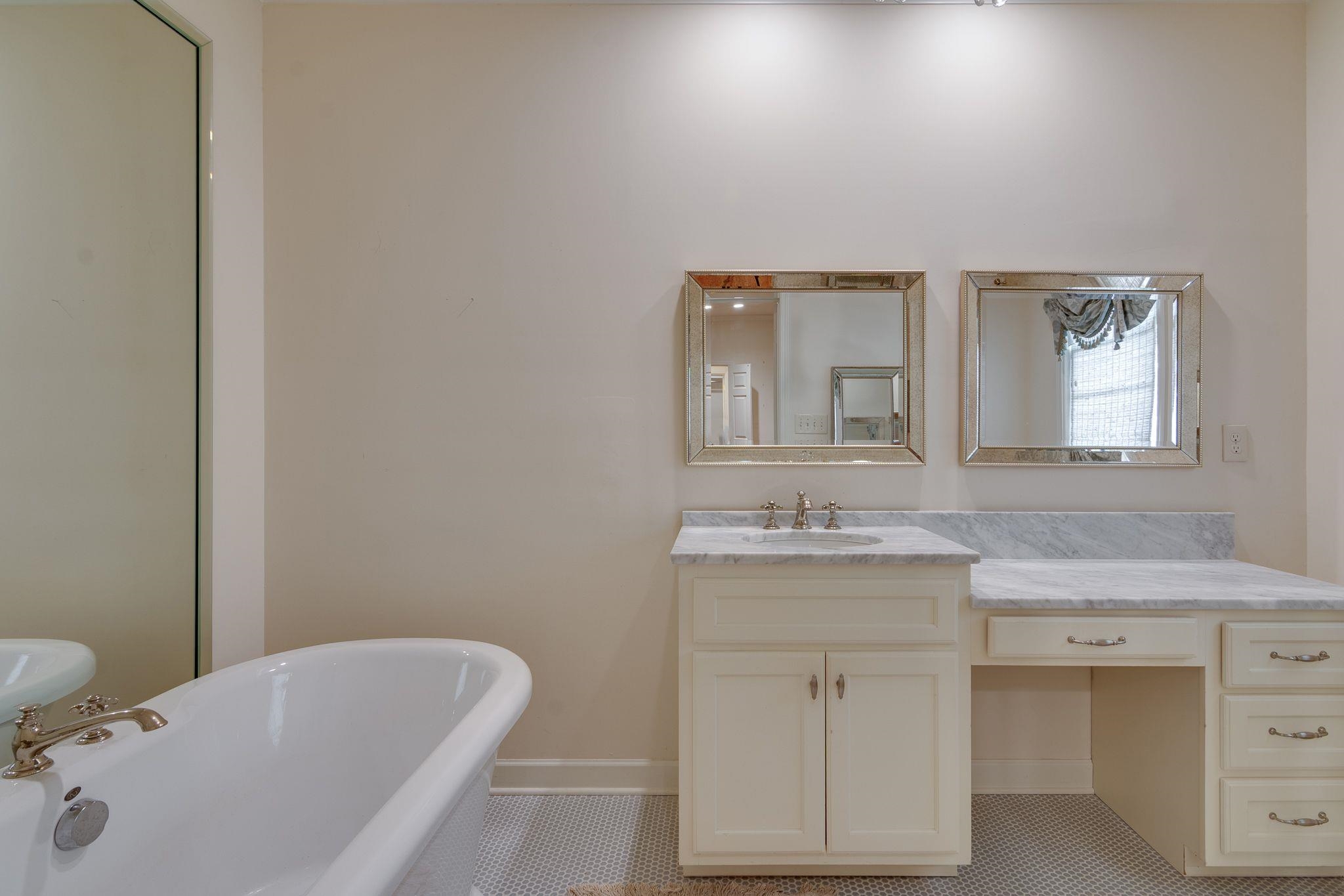 2884 CATAWBA LN