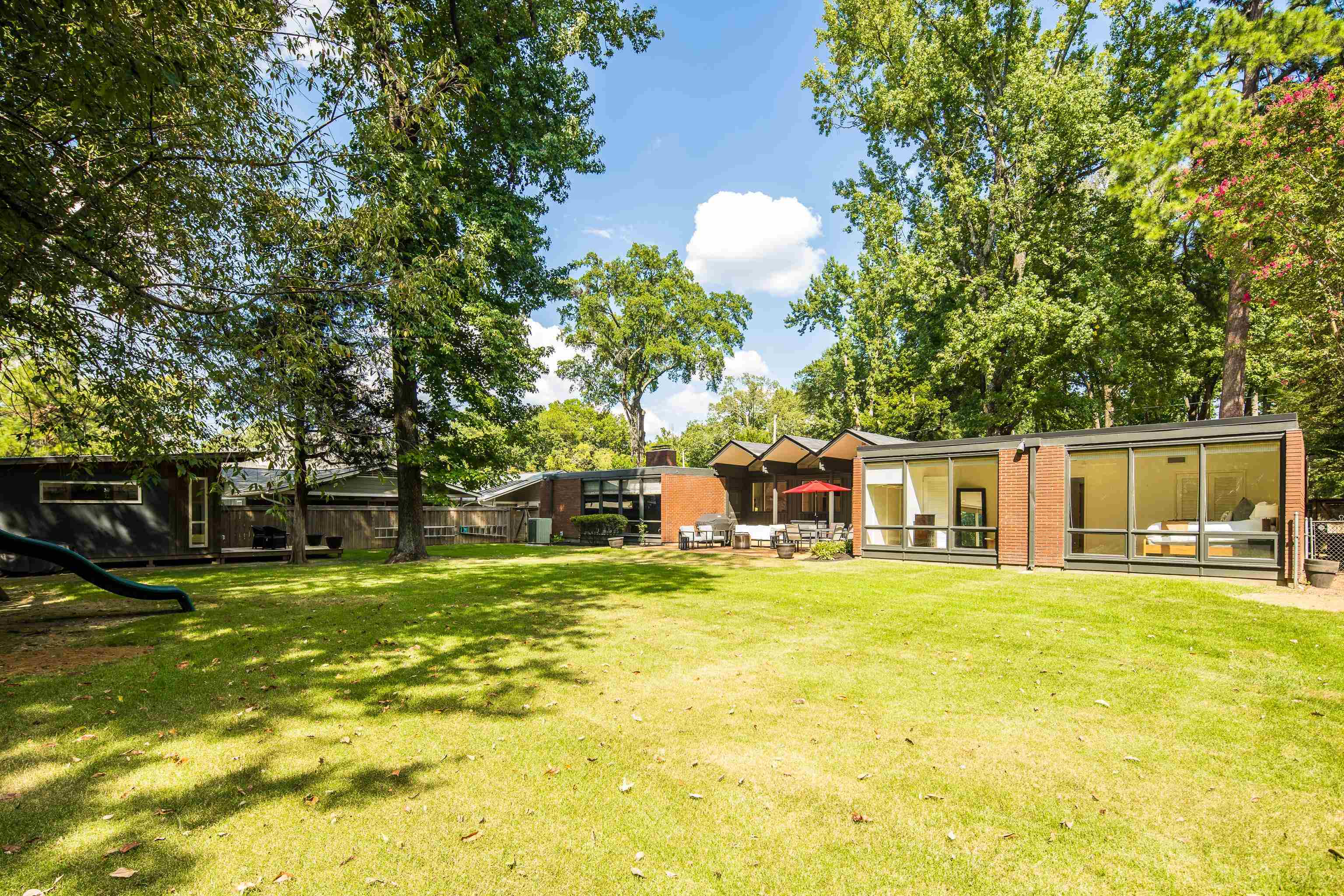 431 E ERWIN DR