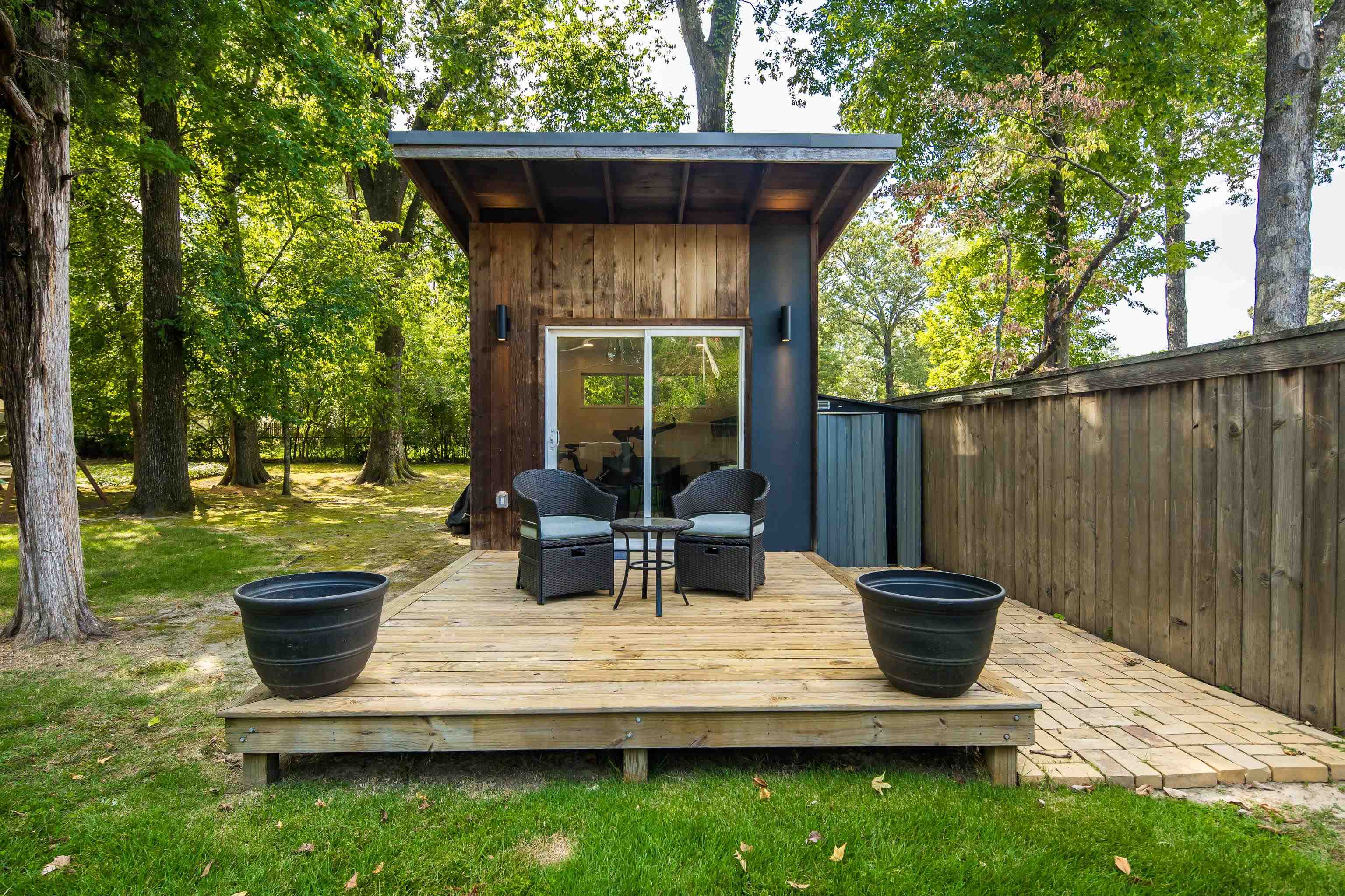 431 E ERWIN DR