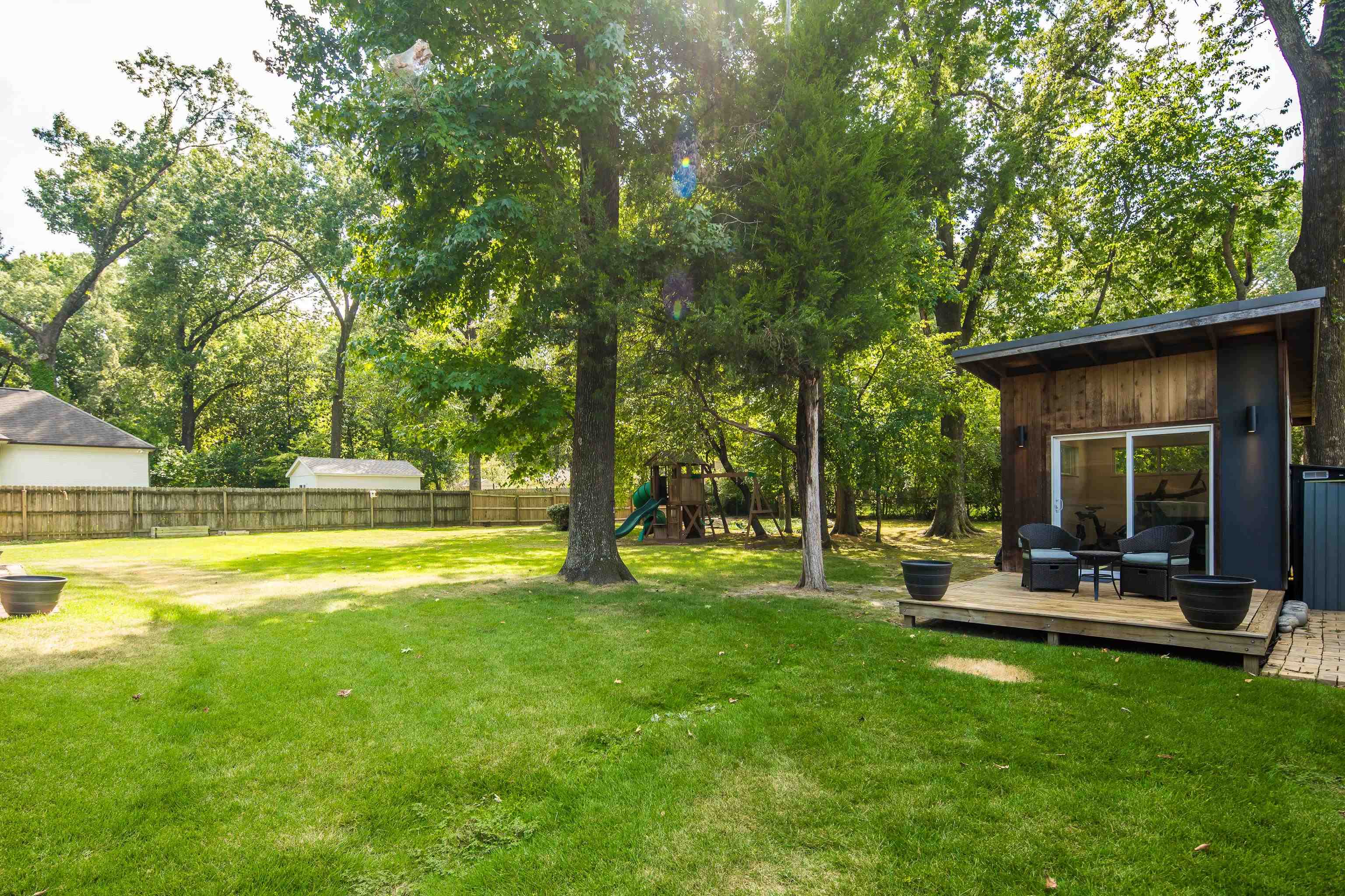 431 E ERWIN DR