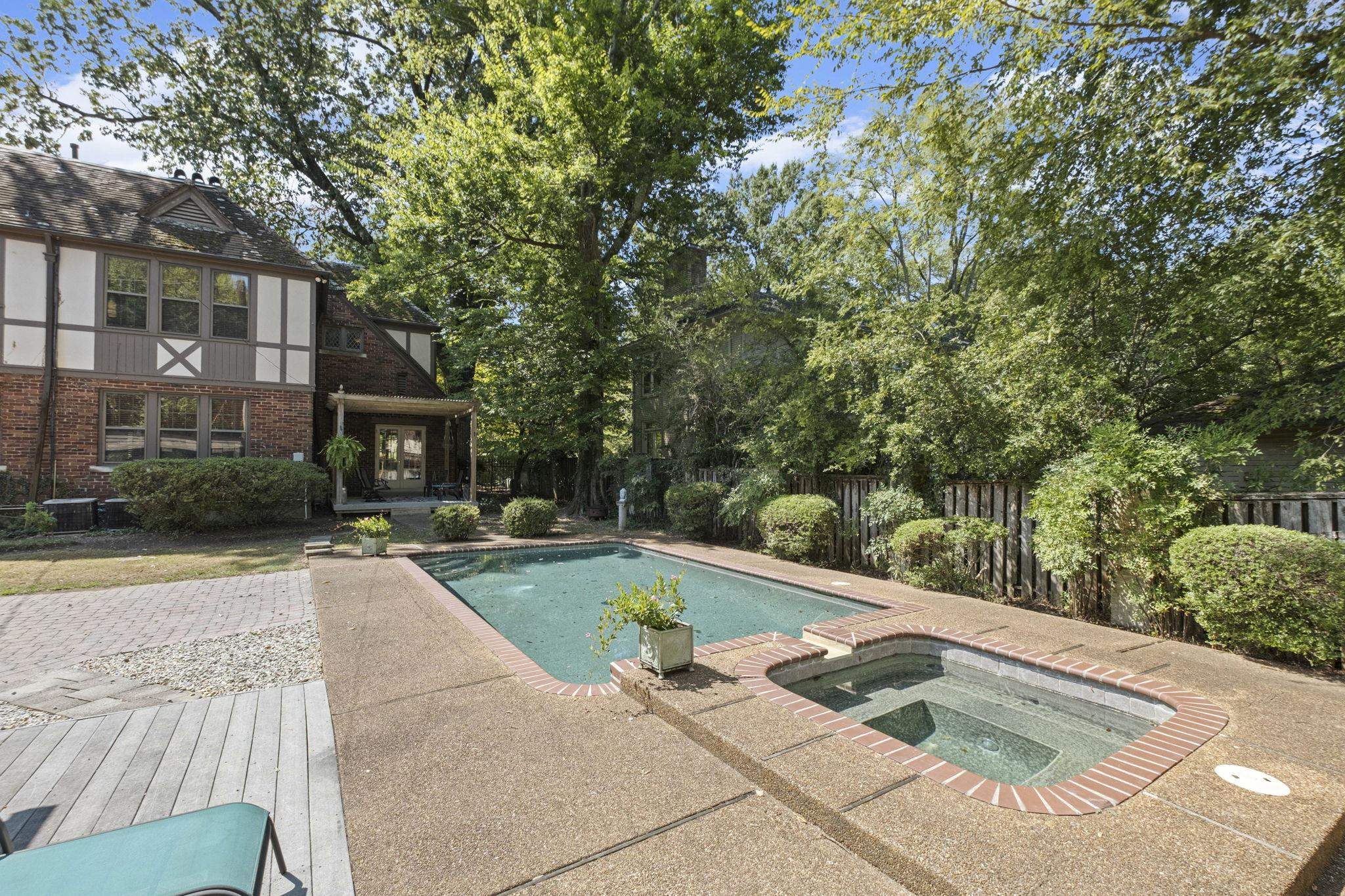 2288 WASHINGTON AVE