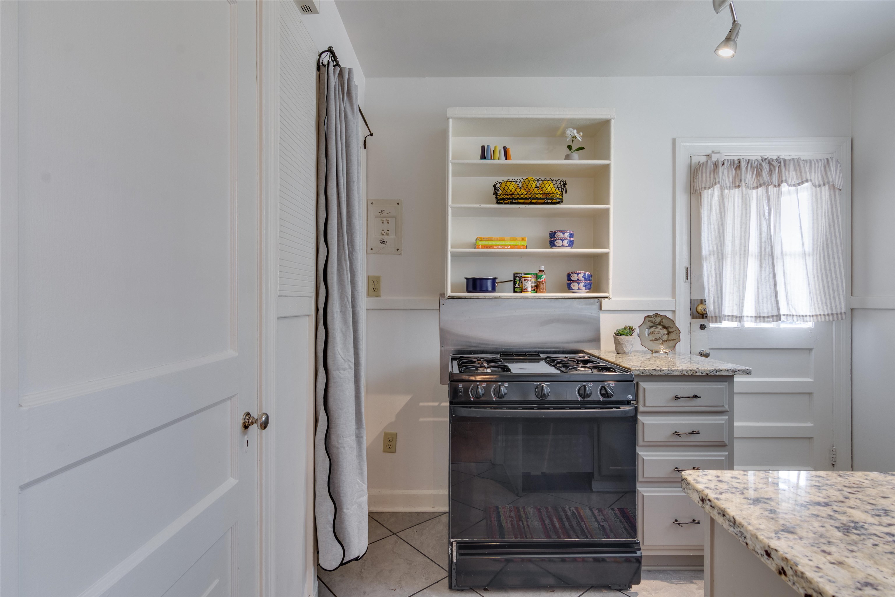 1885 PEABODY AVE Unit: 1