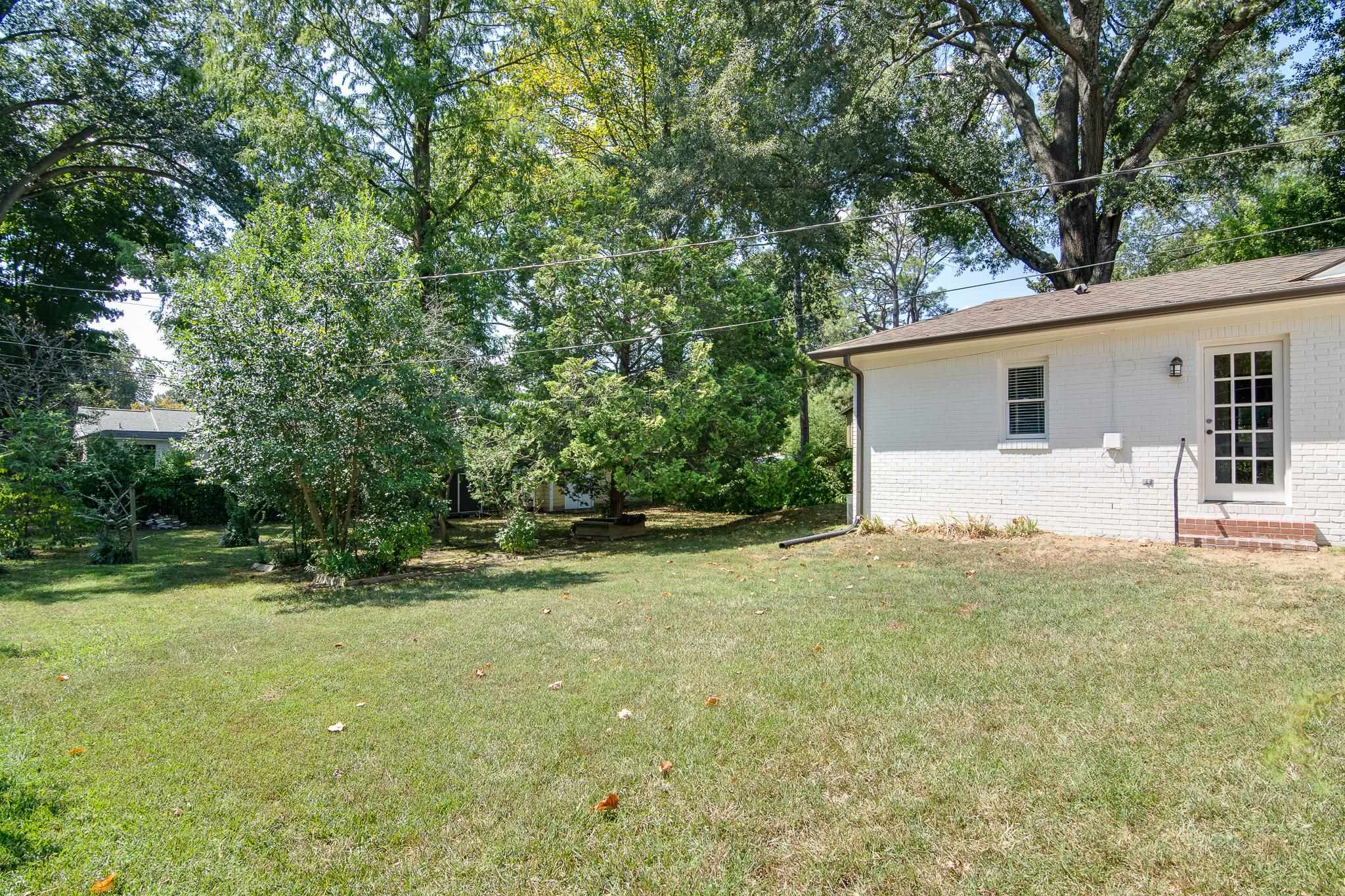 4935 ROBINDALE LN