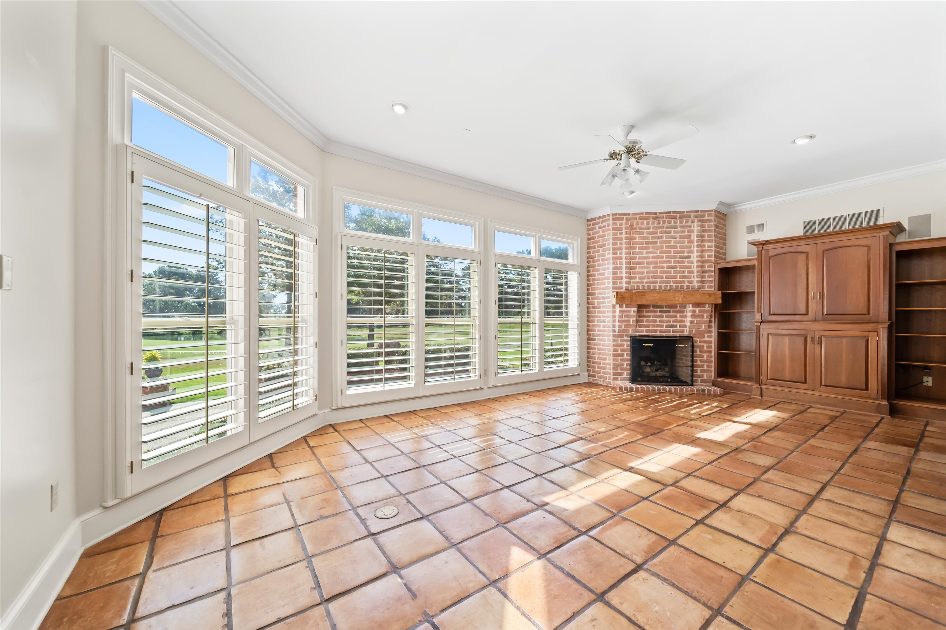 3449 LAKE POINTE CV