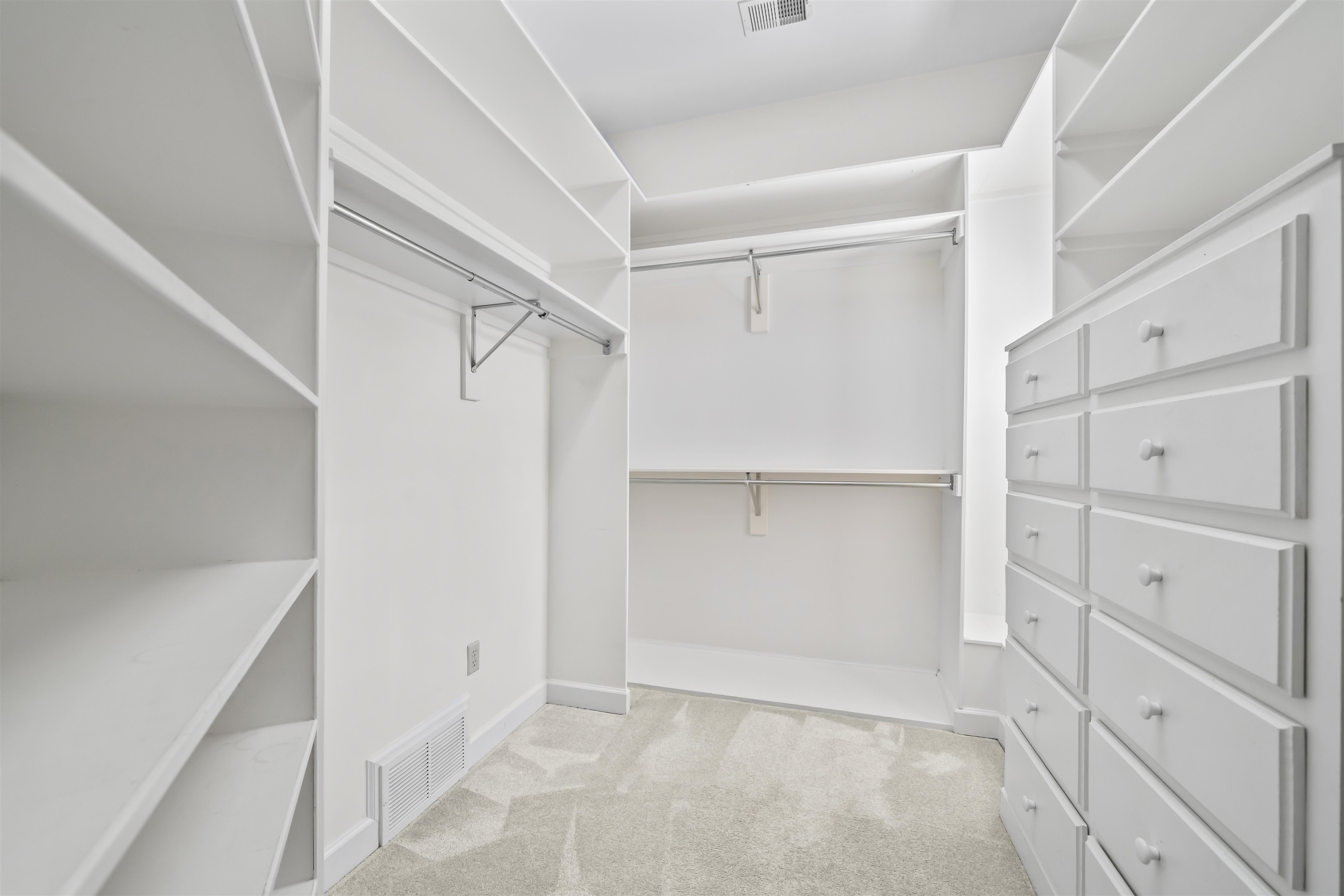 3449 LAKE POINTE CV