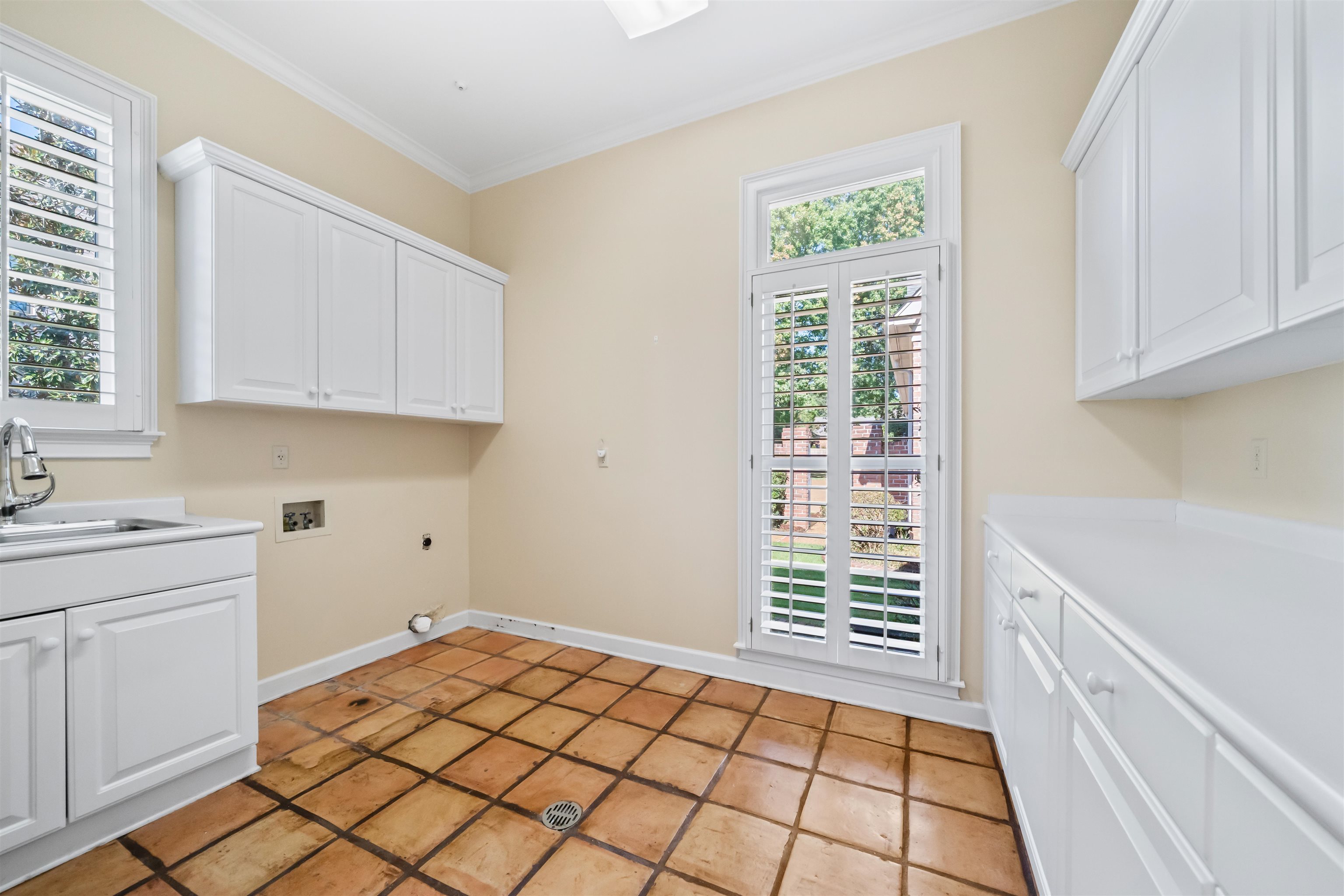 3449 LAKE POINTE CV