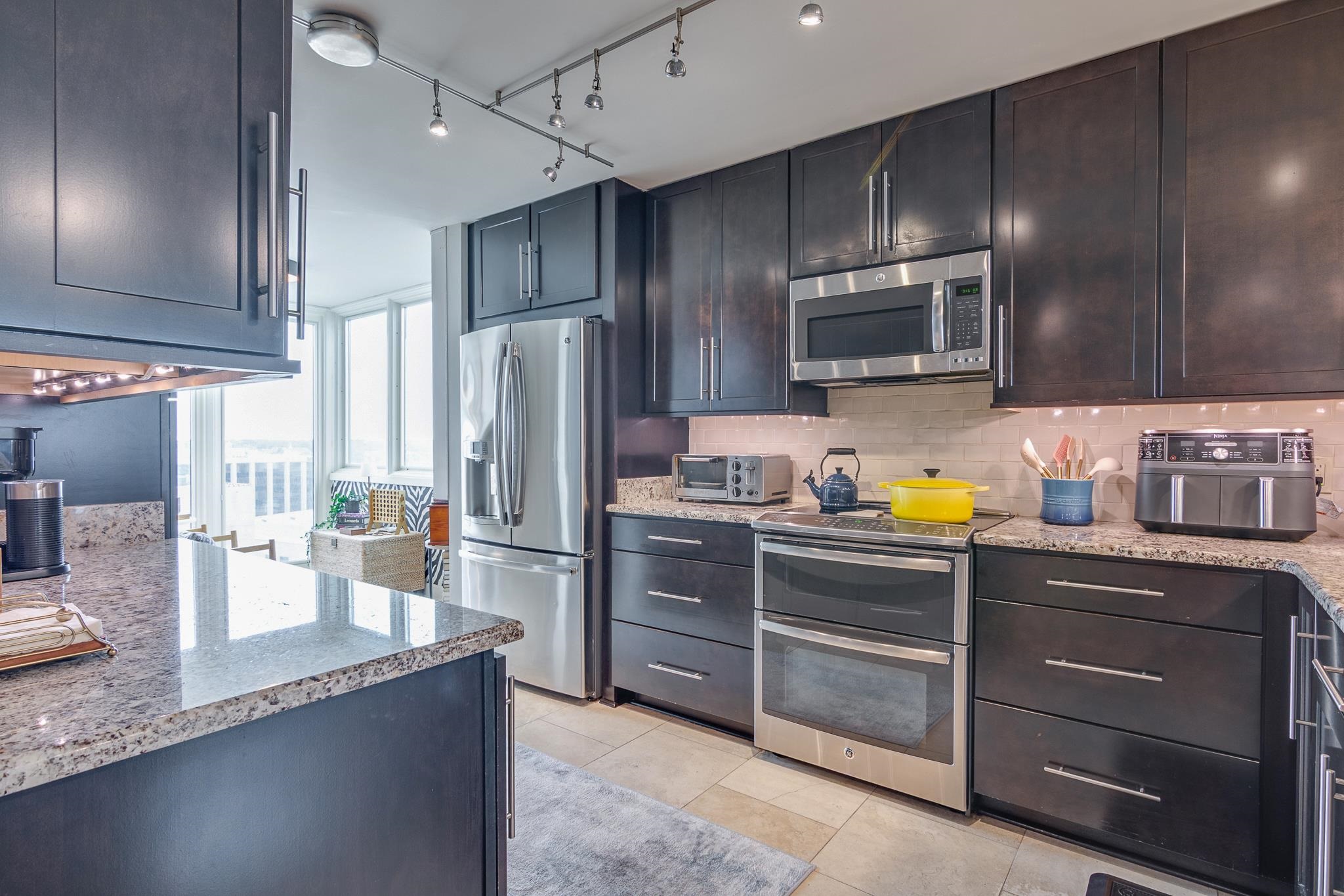 200 WAGNER PL Unit: 1201