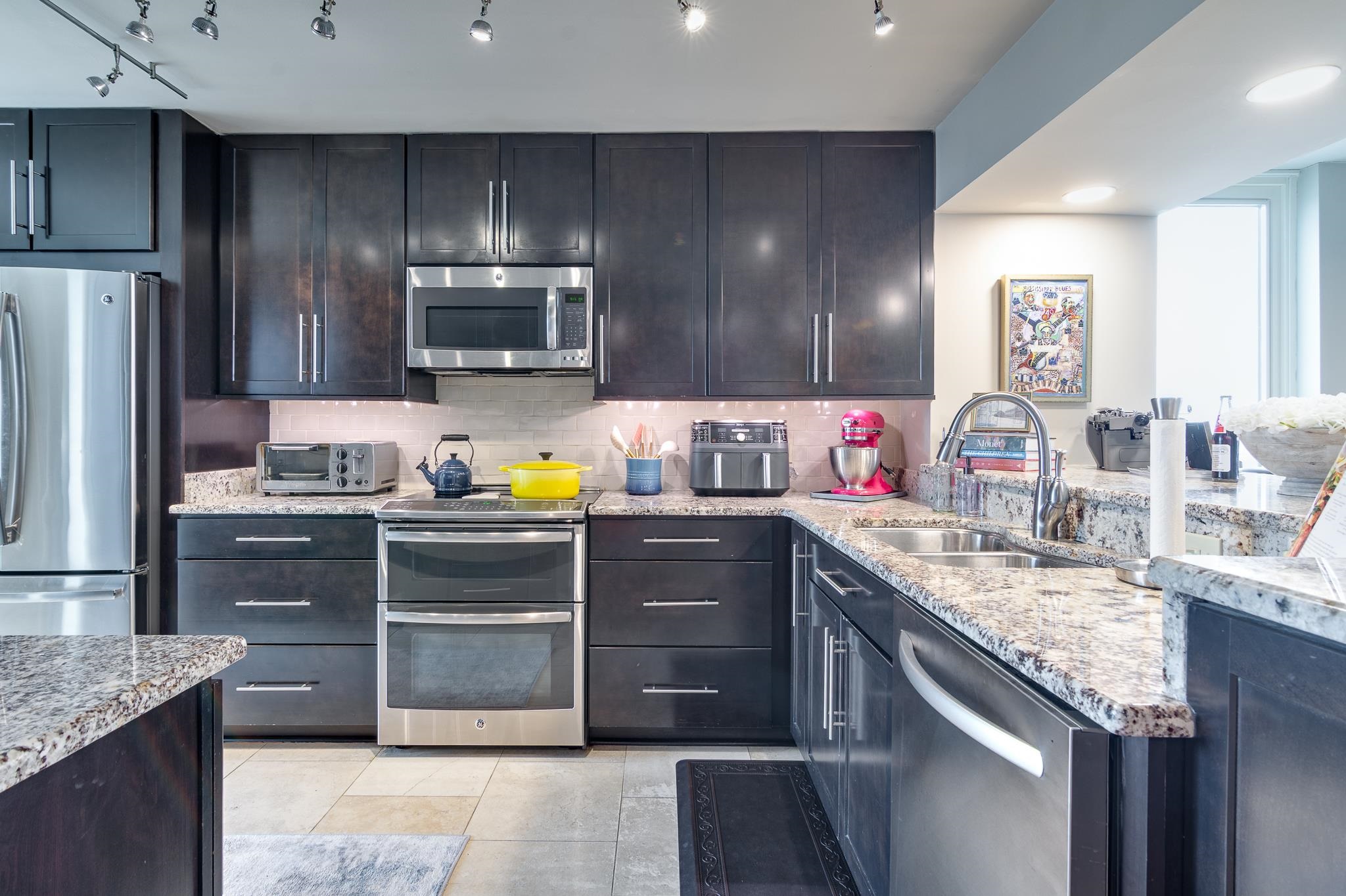 200 WAGNER PL Unit: 1201