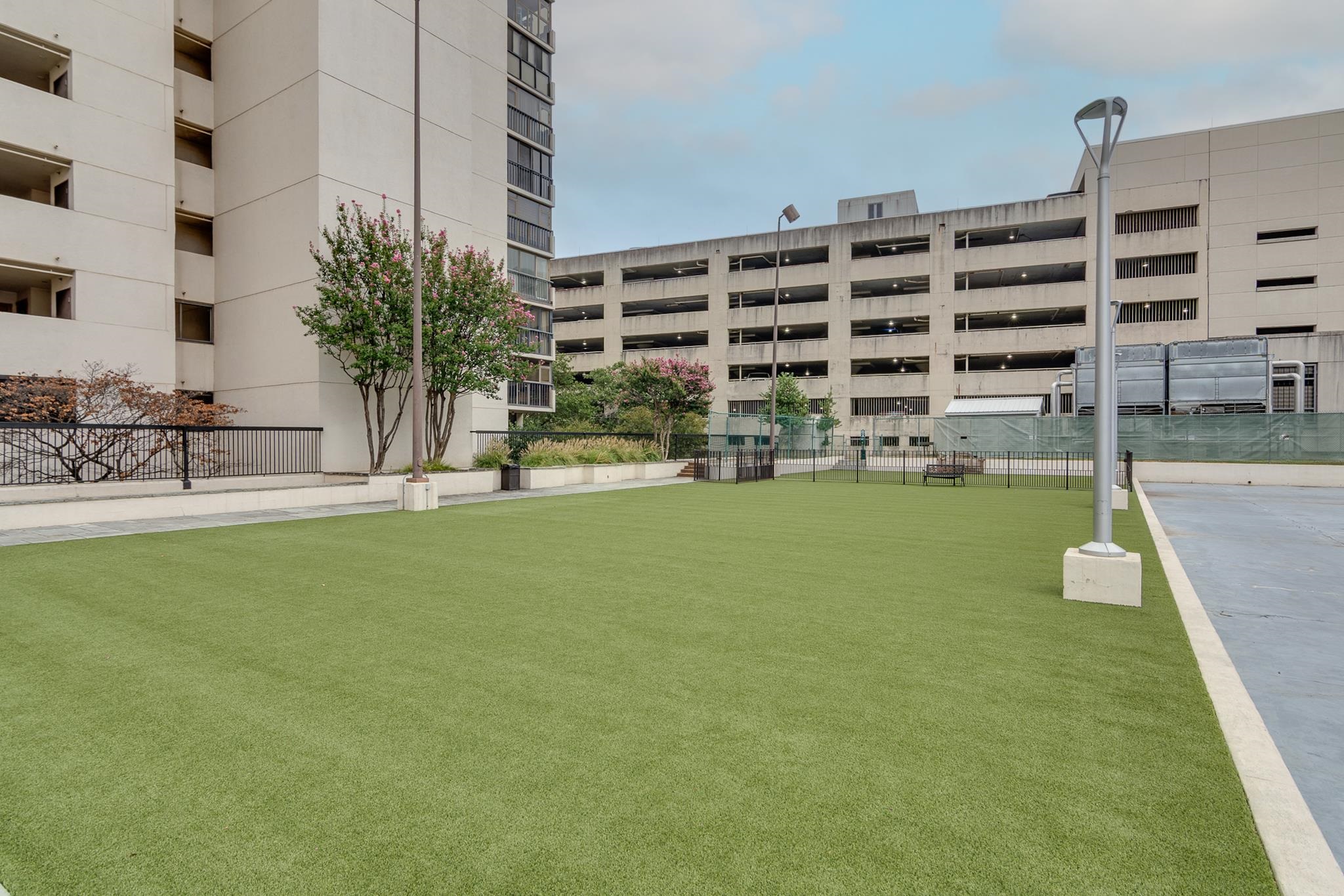 200 WAGNER PL Unit: 1201