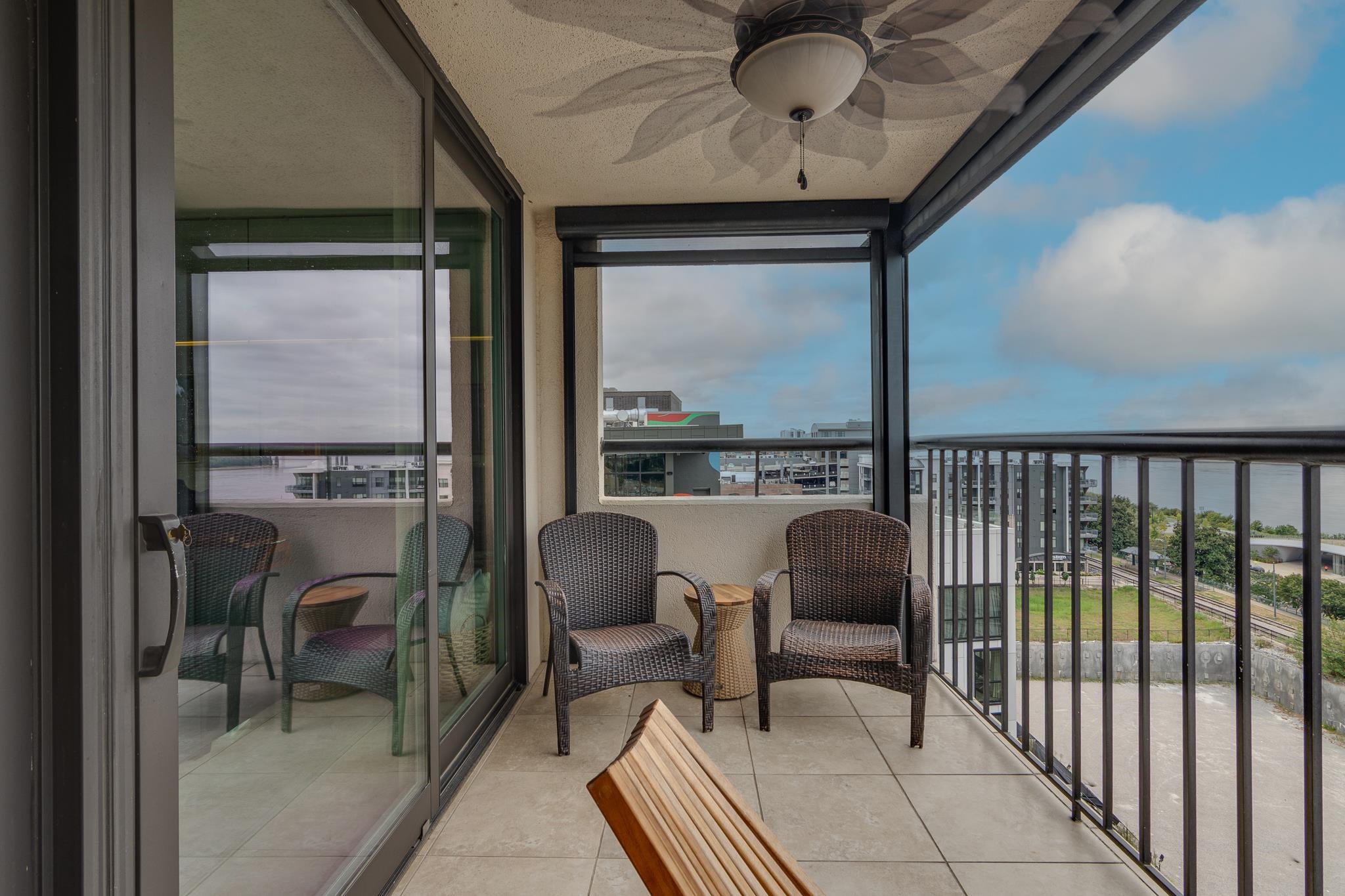200 WAGNER PL Unit: 1201