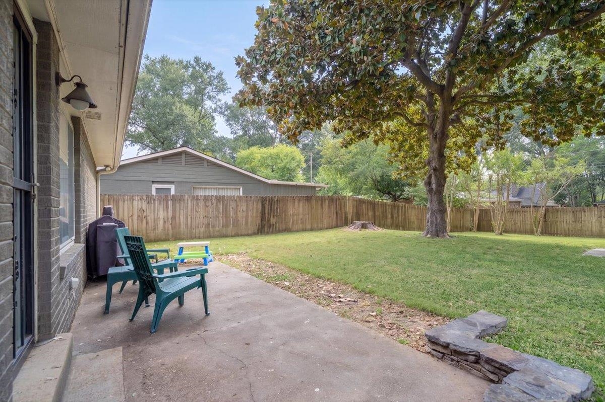 1065 IVY RD