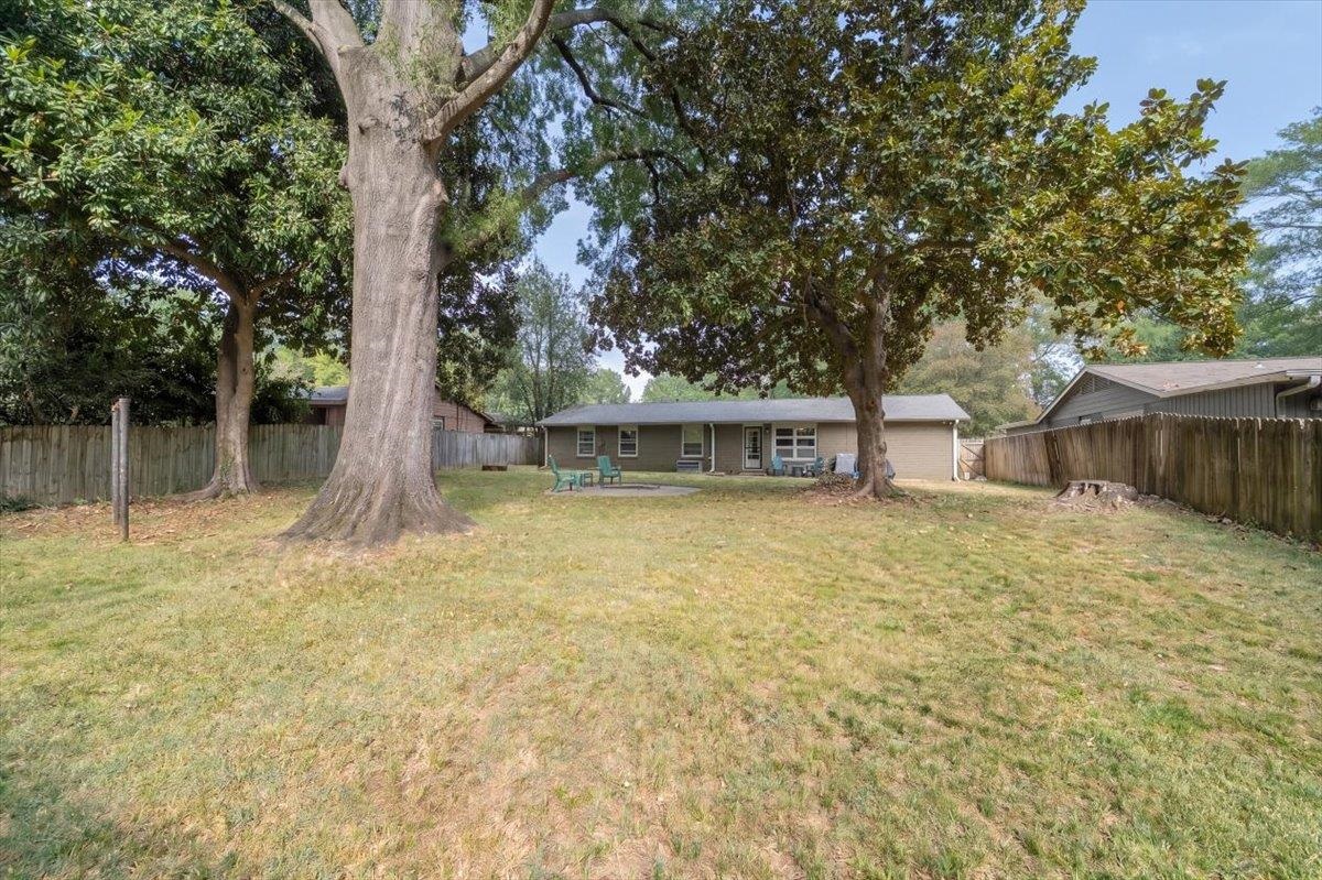 1065 IVY RD