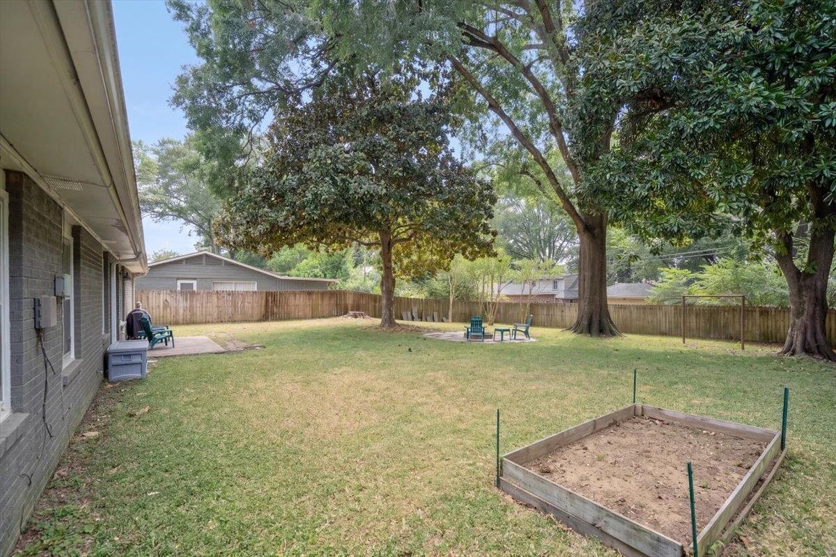 1065 IVY RD