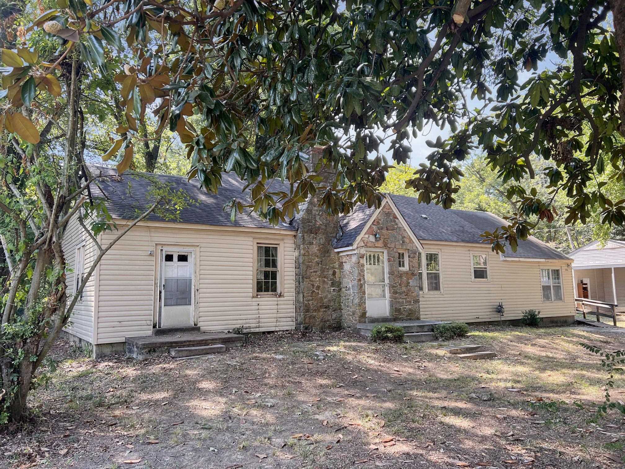 1061 MOSBY RD