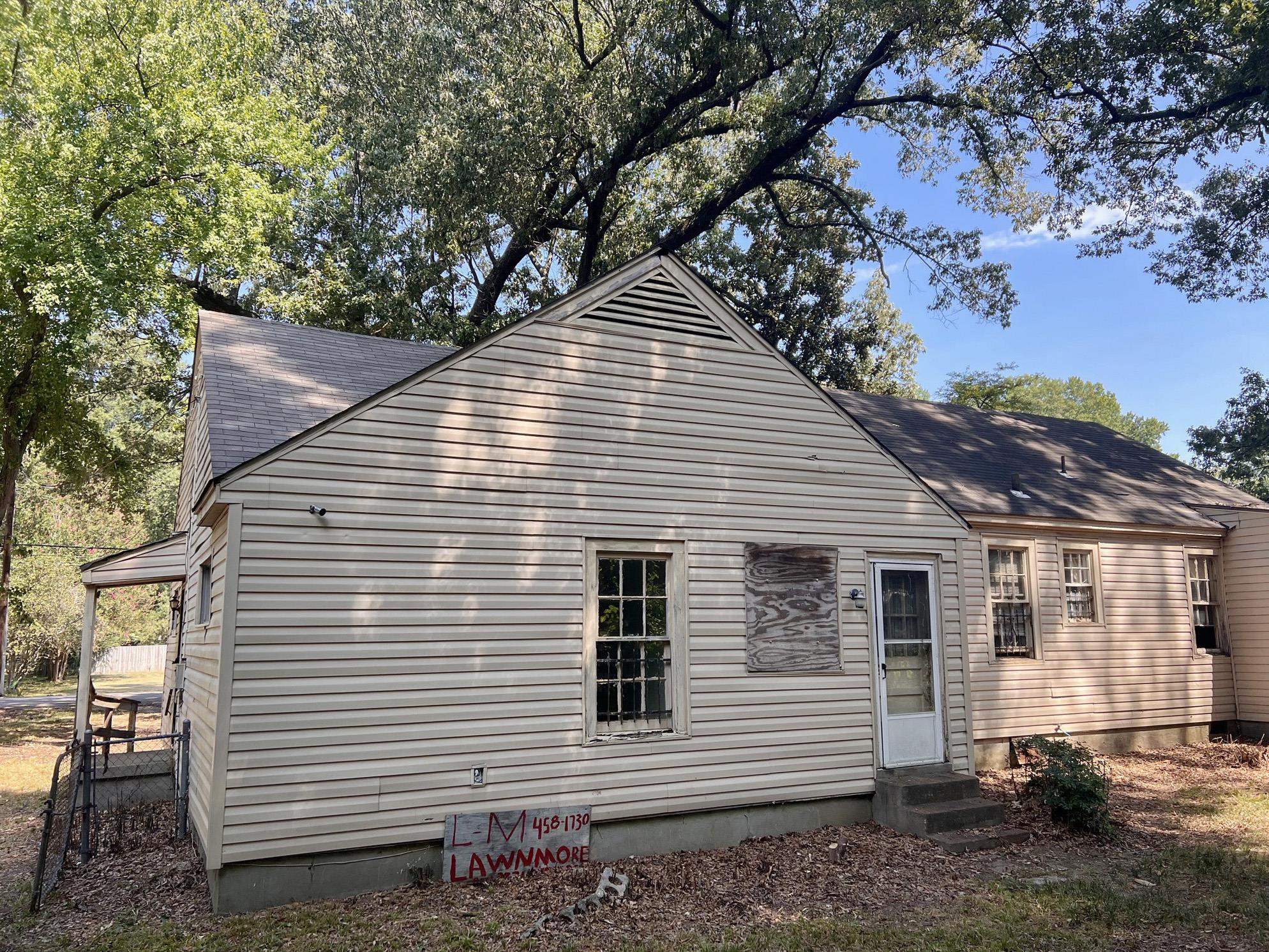 1061 MOSBY RD