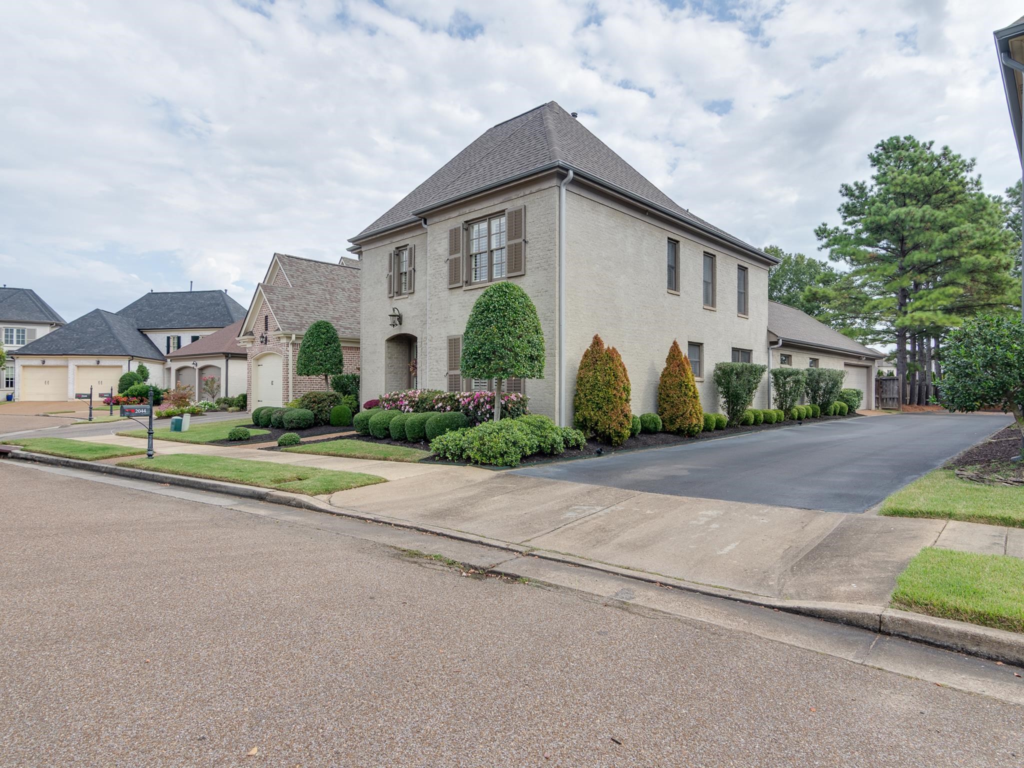 2044 N ARDEN LANDING CV