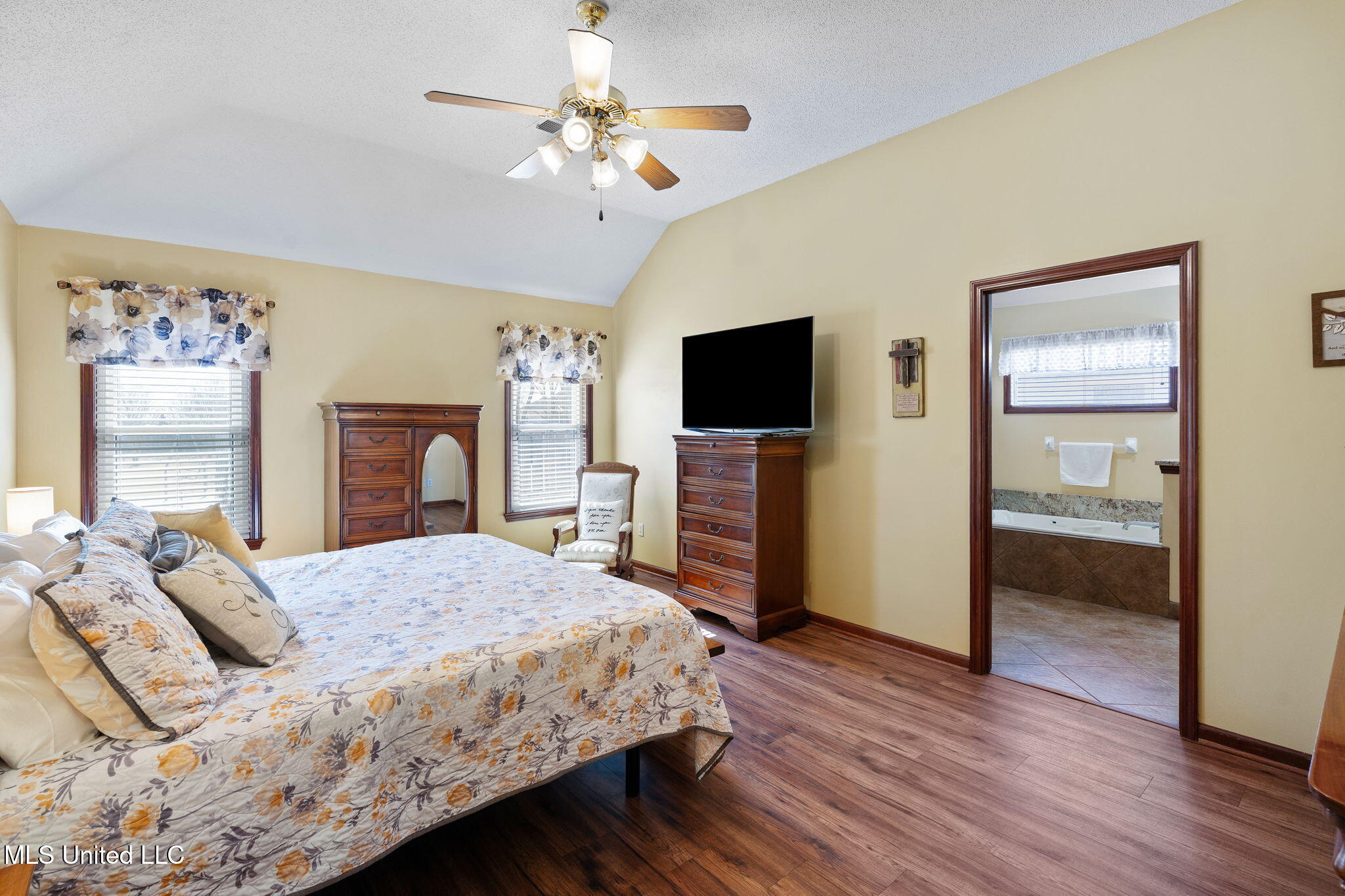 13025 Oak Ridge Drive