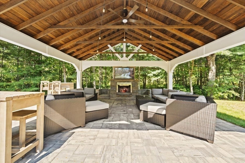 150 Bradley Ln