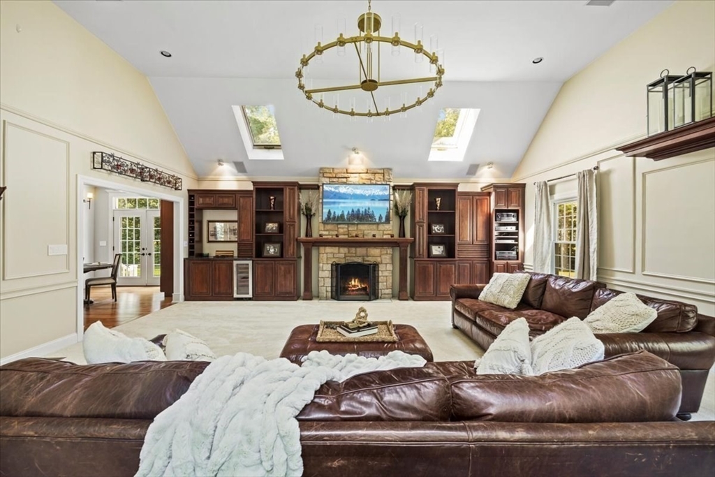 150 Bradley Ln