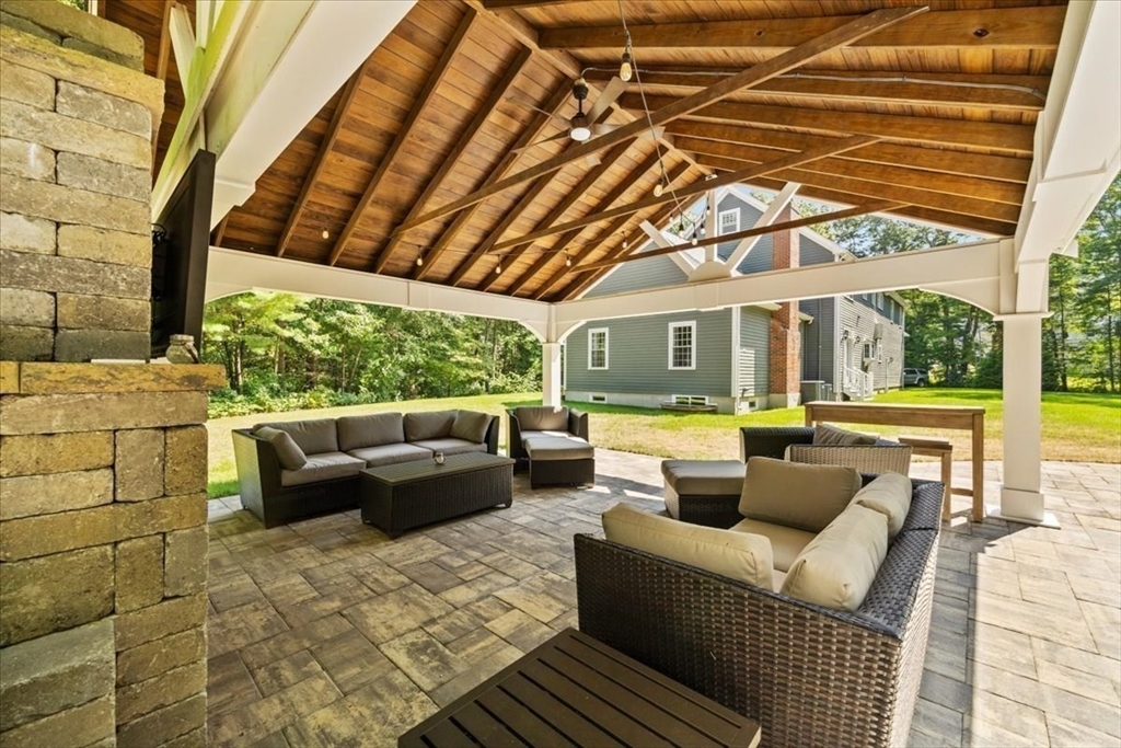 150 Bradley Ln