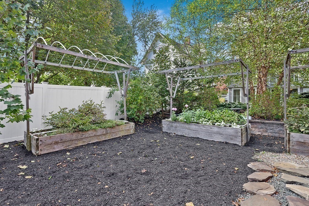 339 Winthrop St