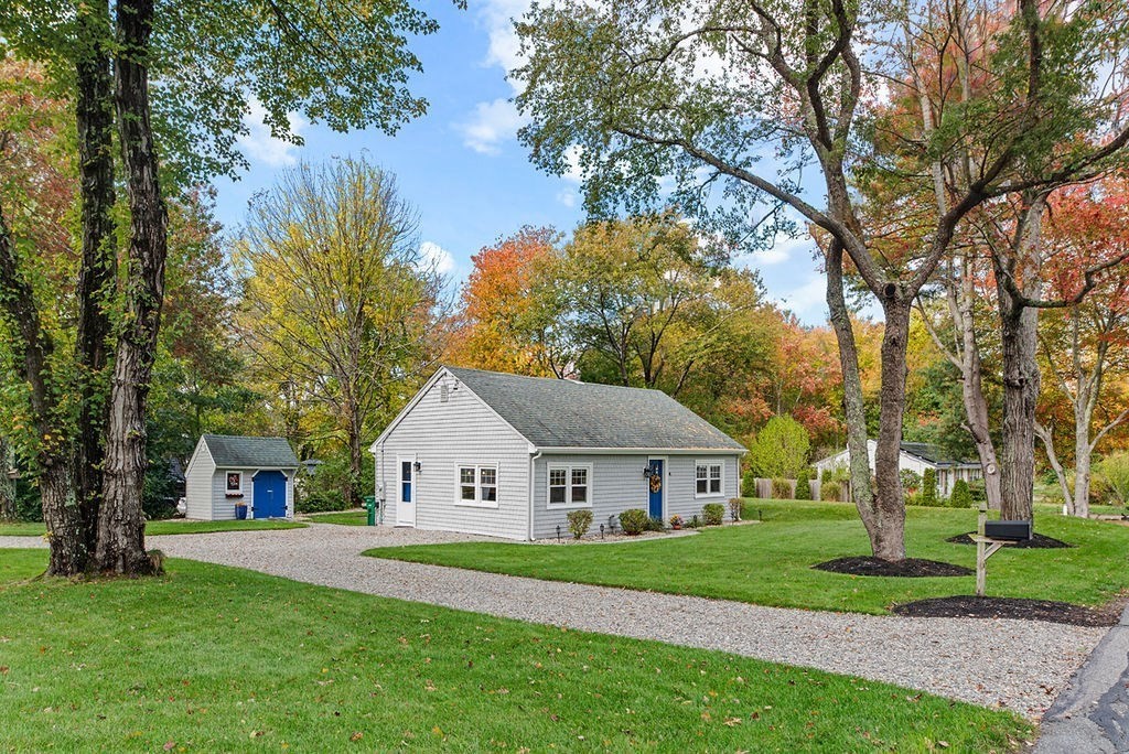 46 Lorna Ave, Pembroke