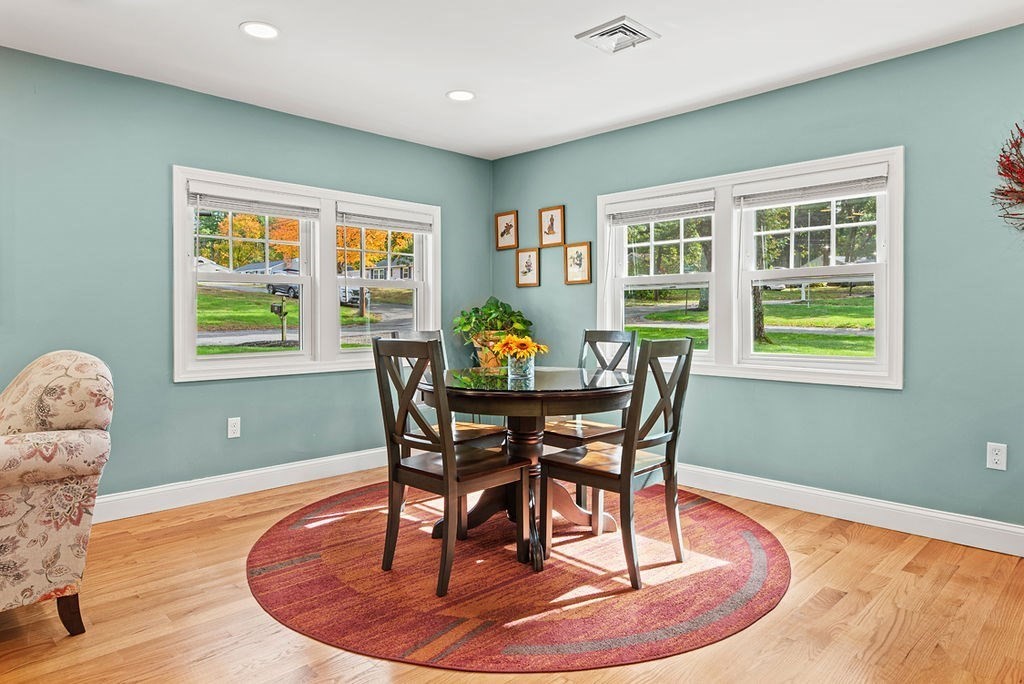 46 Lorna Ave, Pembroke