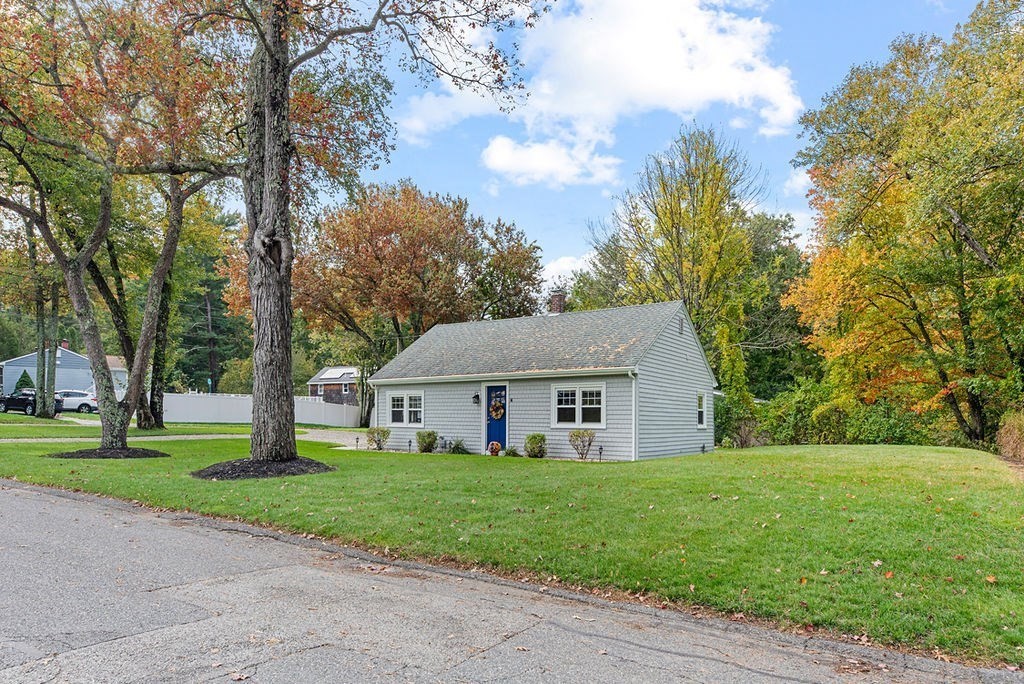 46 Lorna Ave, Pembroke