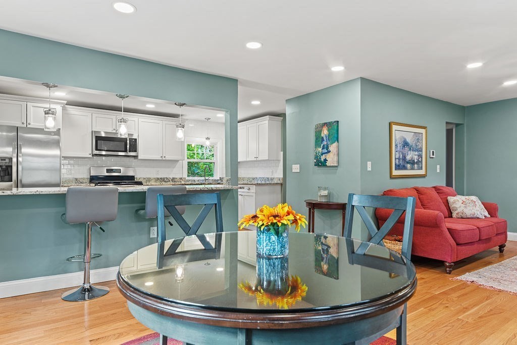 46 Lorna Ave, Pembroke