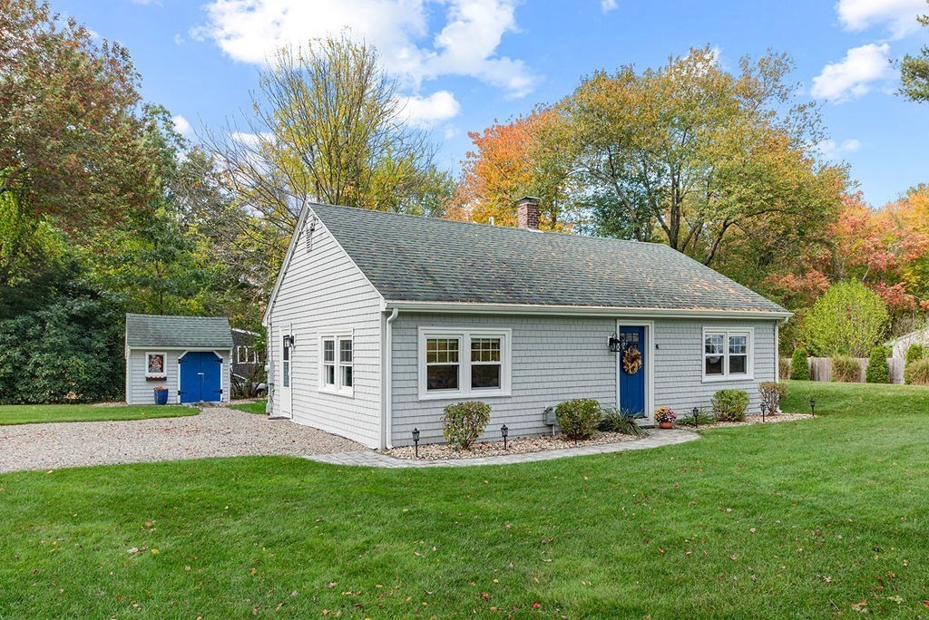 46 Lorna Ave, Pembroke